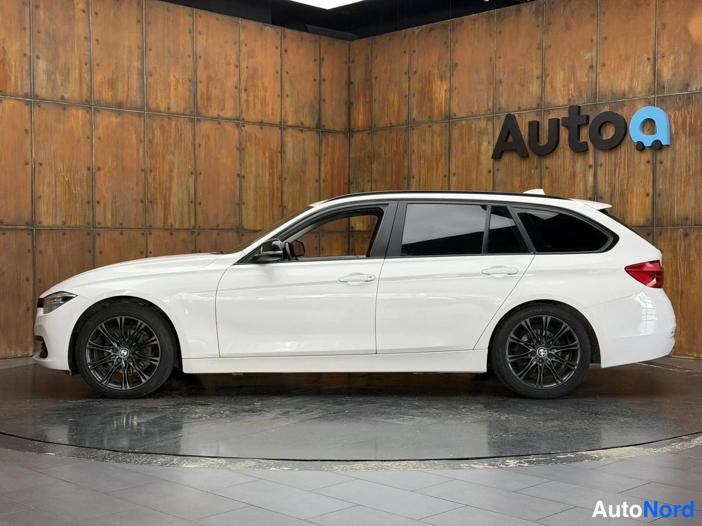Valkoinen BMW 320d xDrive 2017, etuviisto, keula vasemmalle, kuva 2