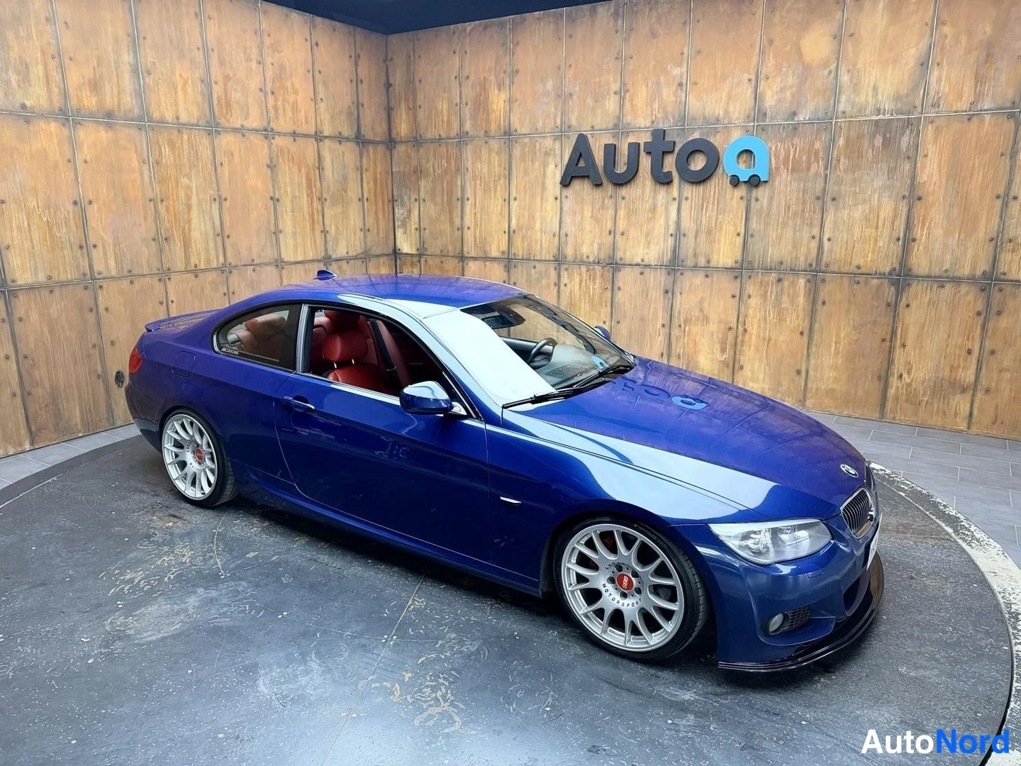 Sininen BMW 335i xDrive 2012, etuviisto, keula oikealle, kuva 6