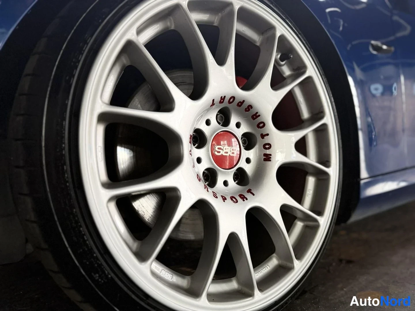 Sininen BMW 335i xDrive 2012, yksityiskohta, kuva 24