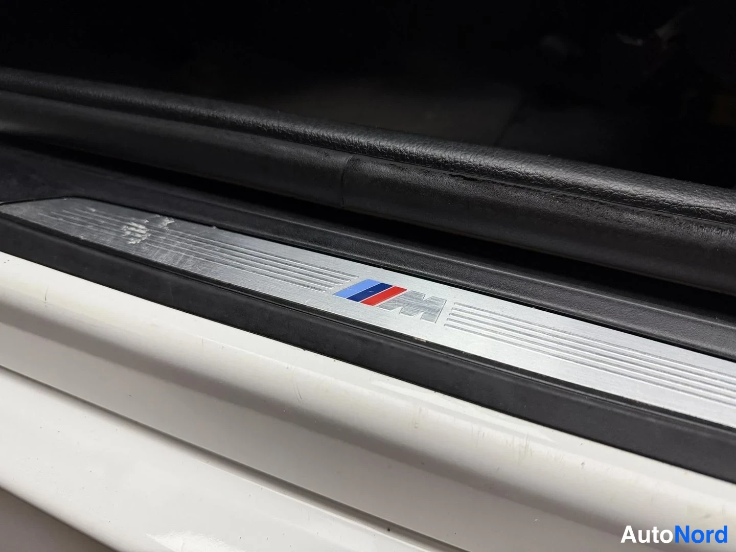 Valkoinen BMW 335i xDrive 2013, yksityiskohta, kuva 28