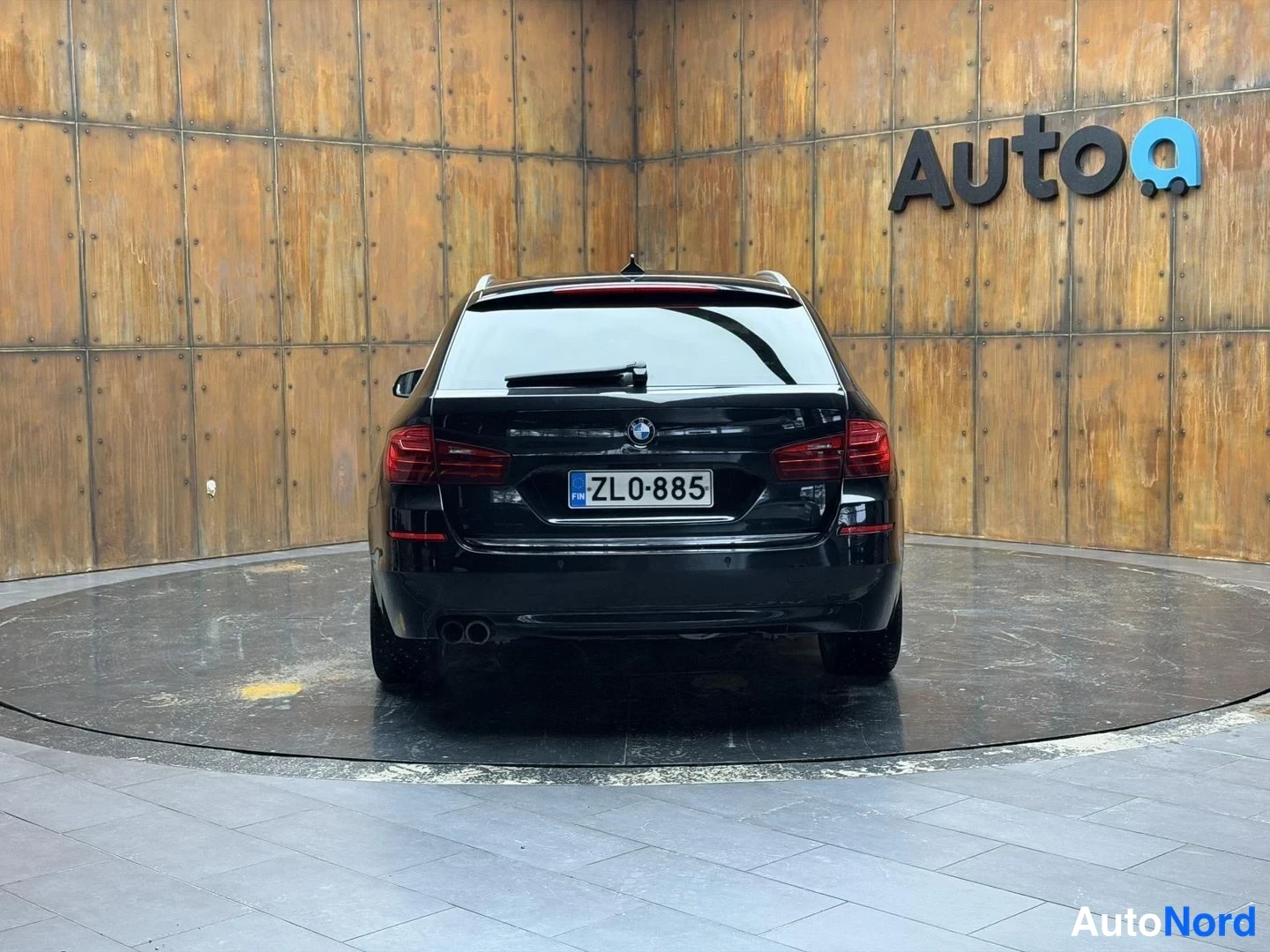 Musta BMW 520d xDrive 2014, takaa, kuva 20
