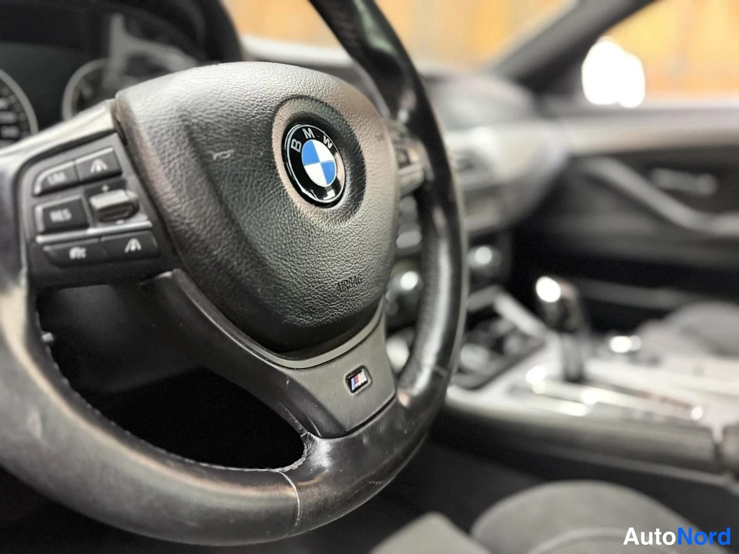 Valkoinen BMW 525d xDrive 2011, yksityiskohta, kuva 20