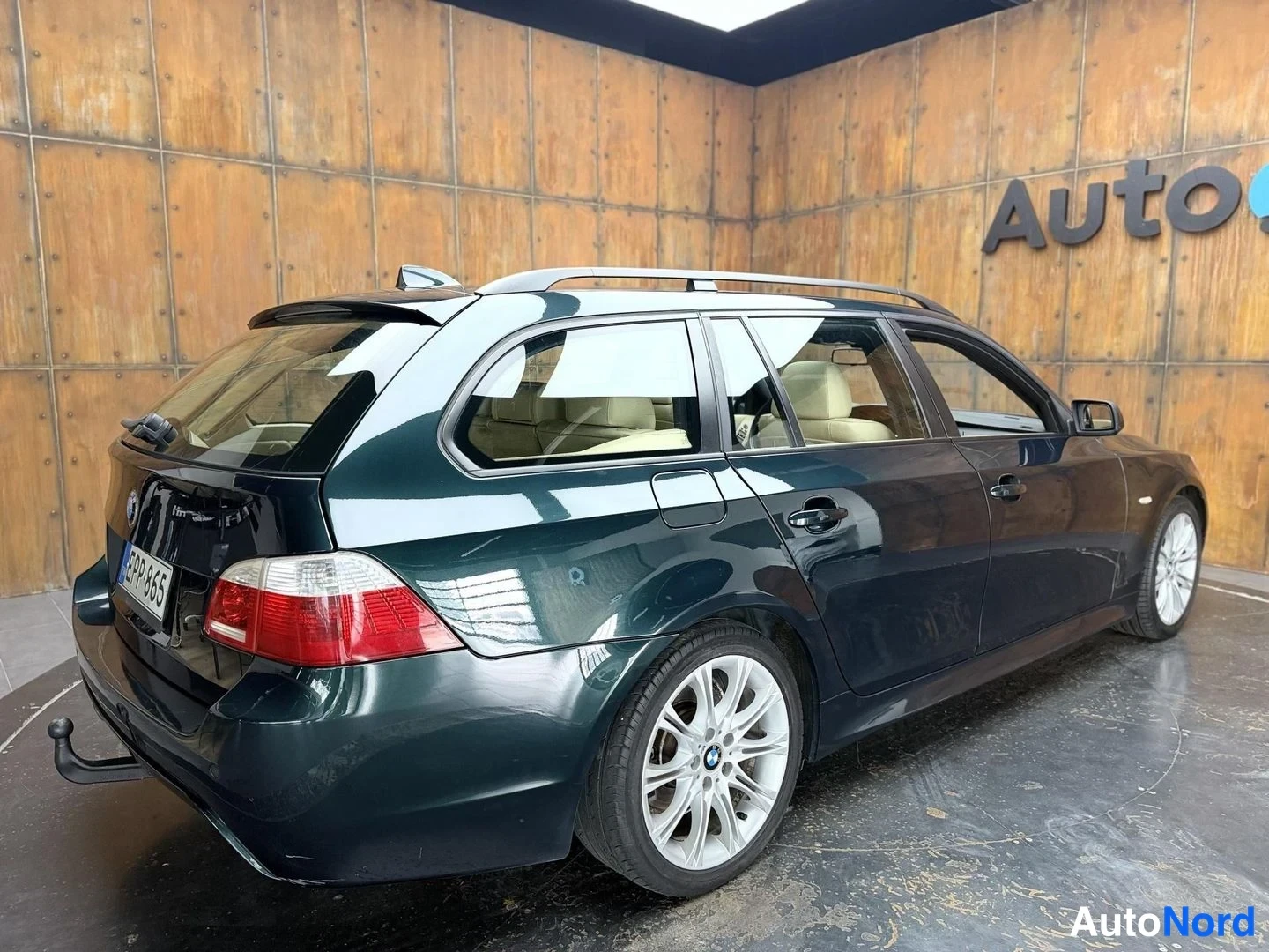 Vihreä BMW 530i xDrive 2006, takaviisto, kuva 13
