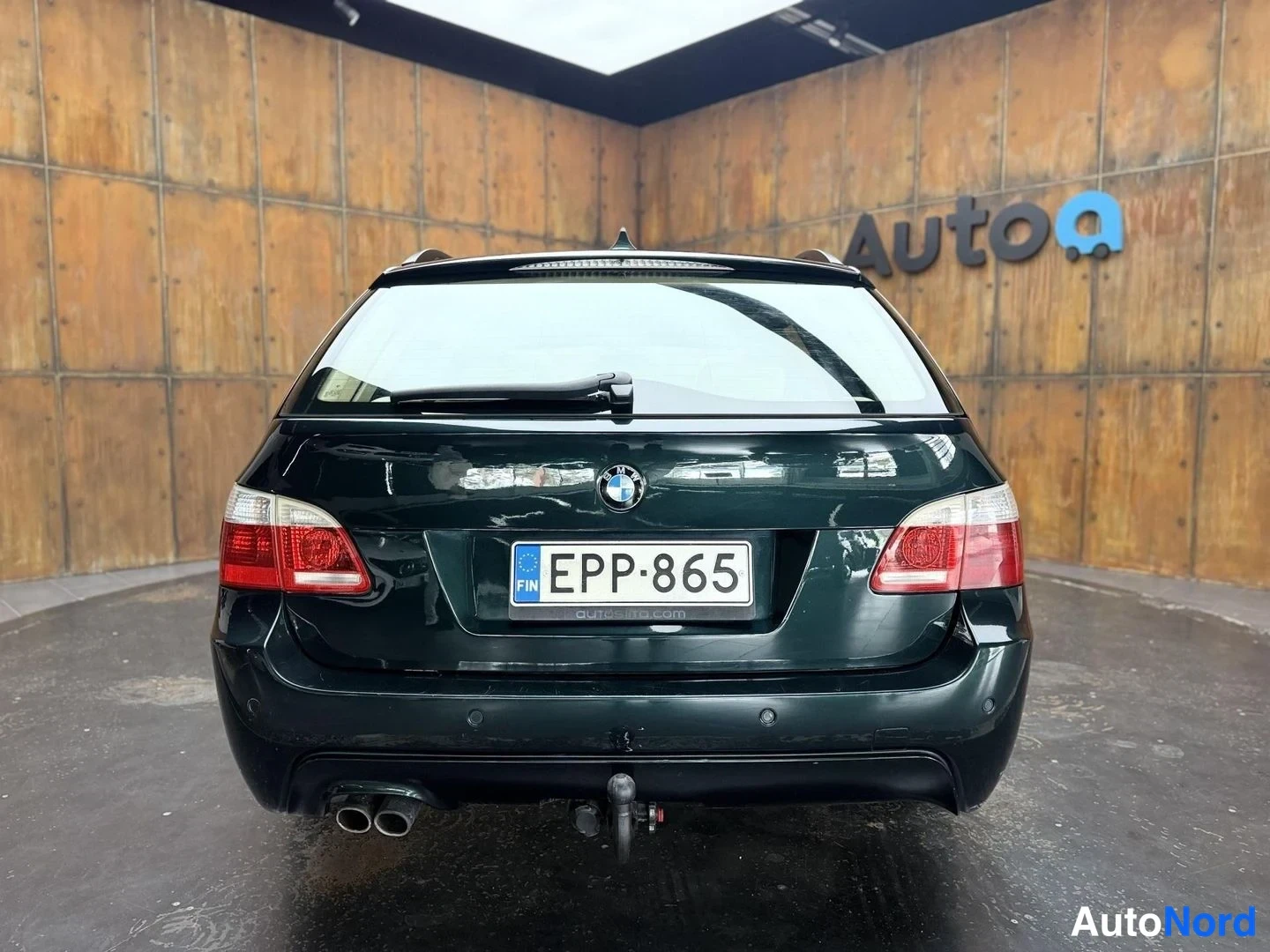 Vihreä BMW 530i xDrive 2006, takaa, kuva 16