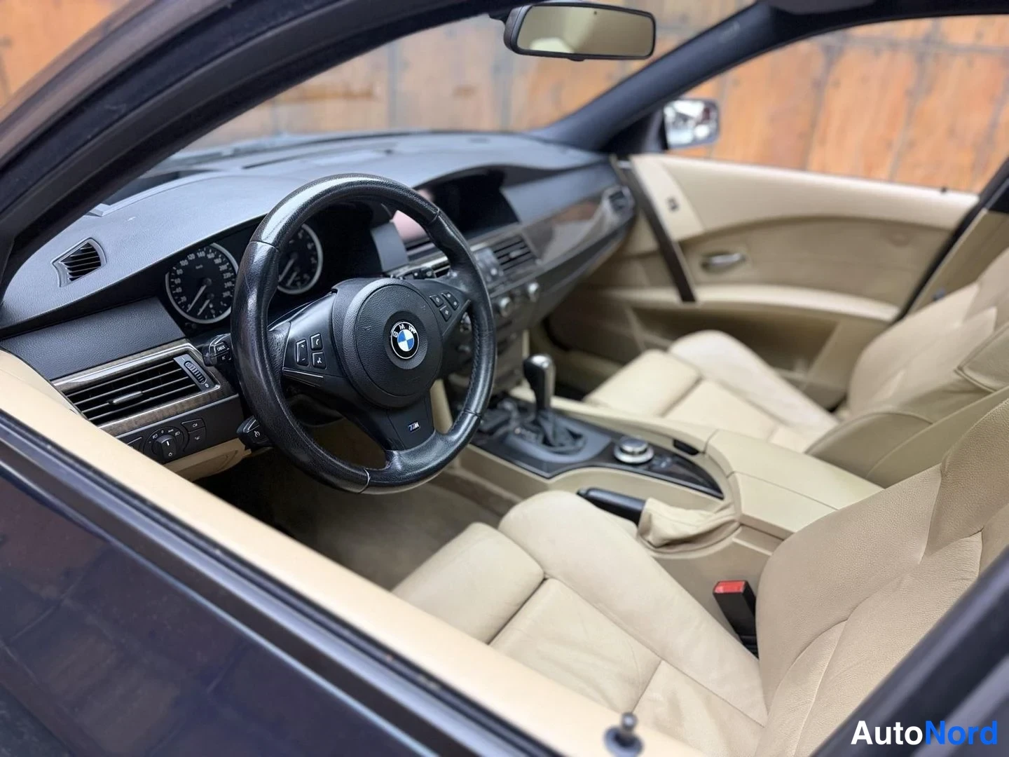 Vihreä BMW 530i xDrive 2006, ohjaamo, kuva 20