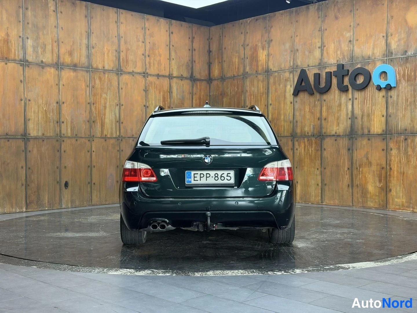 Vihreä BMW 530i xDrive 2006, takaa, kuva 15
