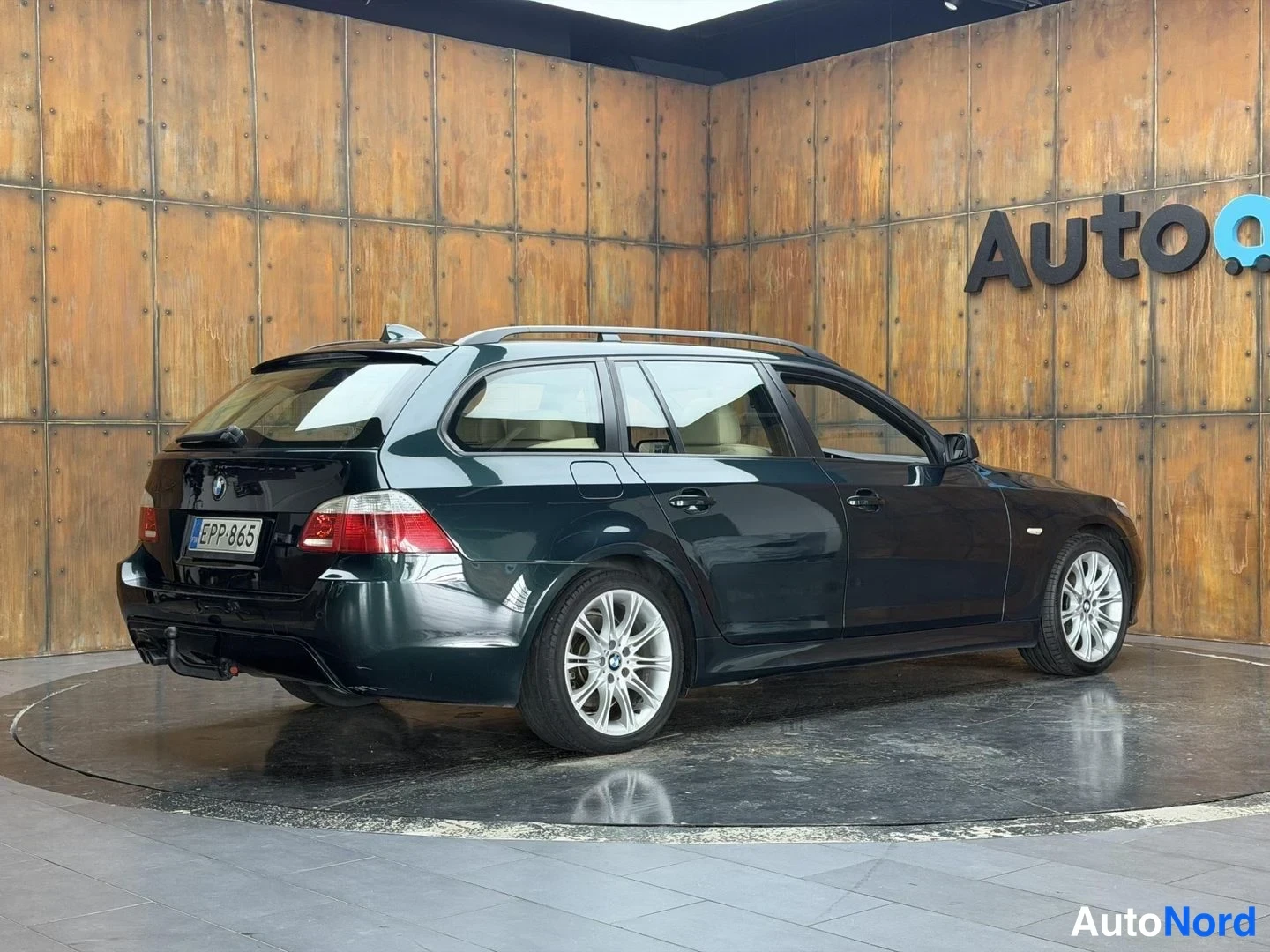 Vihreä BMW 530i xDrive 2006, takaviisto, kuva 12