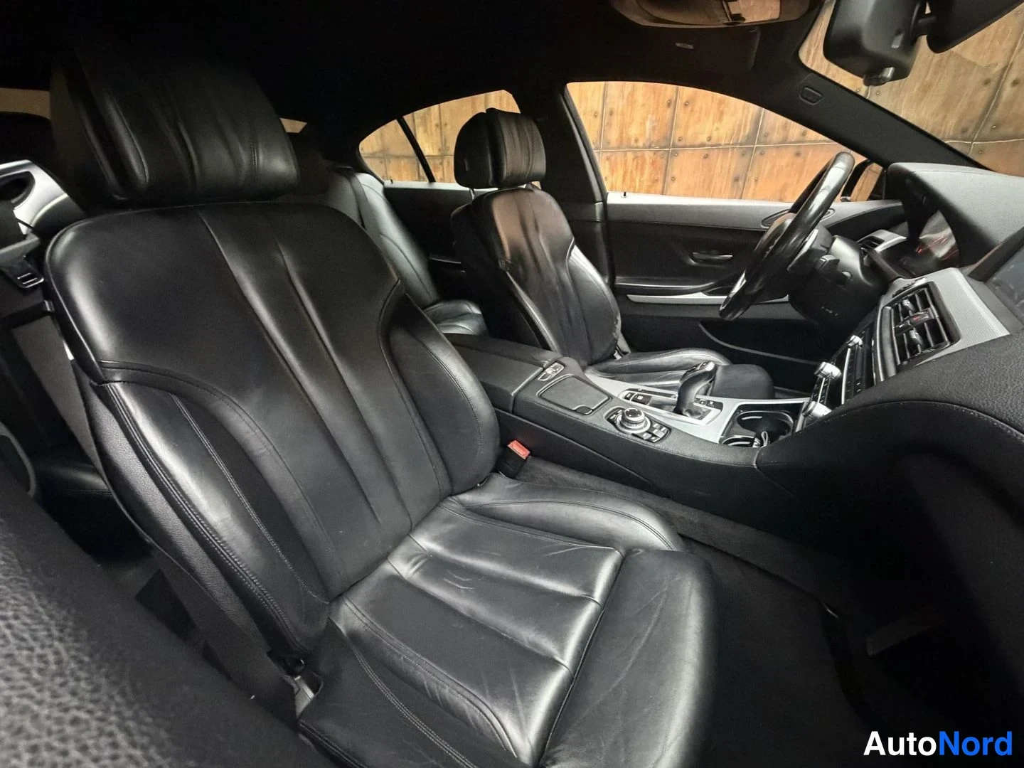 Sininen BMW 640d 2013, etuistuimet, kuva 17