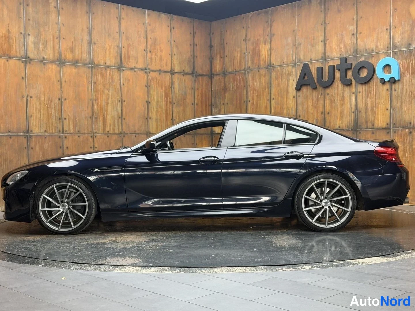 Sininen BMW 640d 2013, etuviisto, keula vasemmalle, kuva 2
