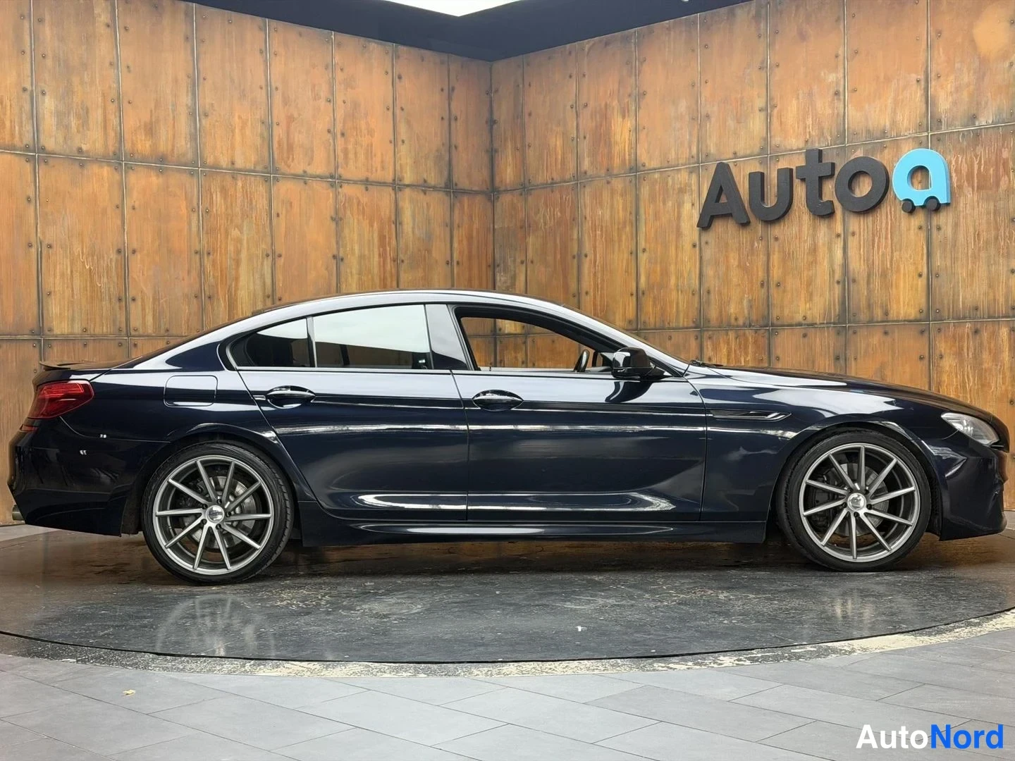 Sininen BMW 640d 2013, sivulta, kuva 9