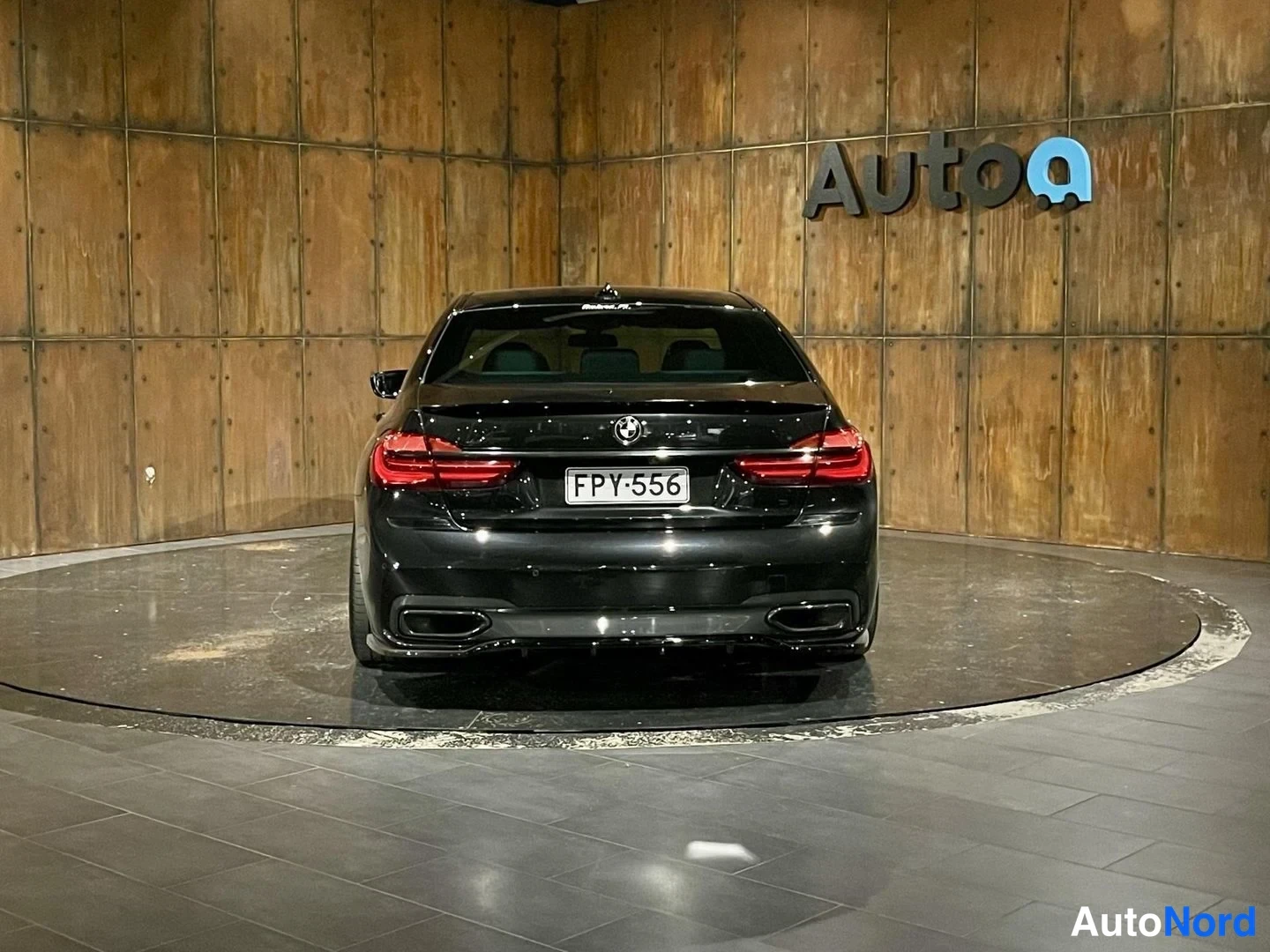 Musta BMW 740e 2017, takaa, kuva 20