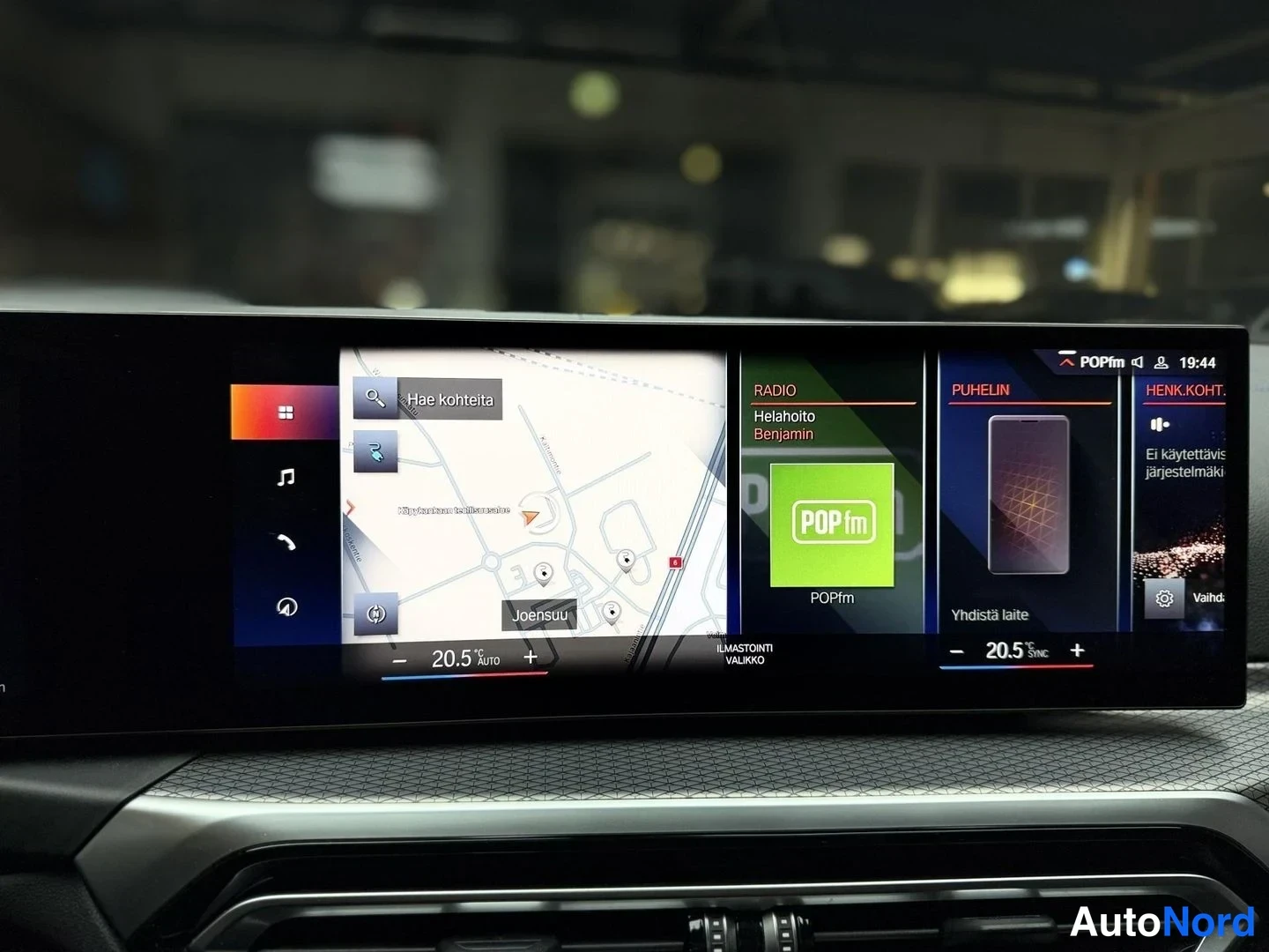 Musta BMW i4 2022, yksityiskohta, kuva 25