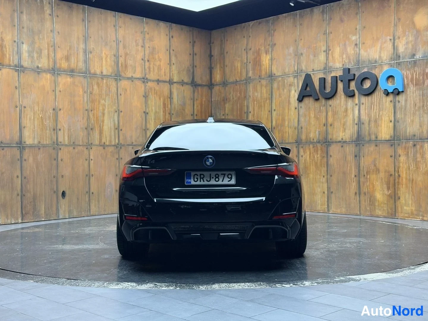 Musta BMW i4 2022, takaa, kuva 16