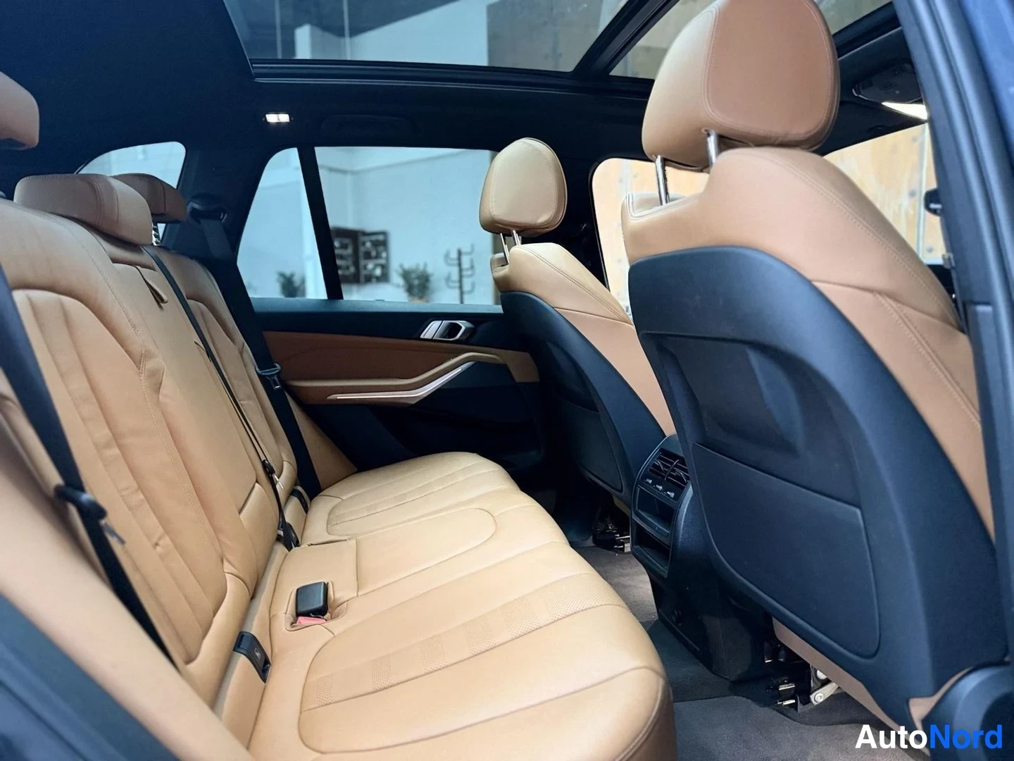 Harmaa BMW X5 xDrive45e 2021, takaistuimet, kuva 21