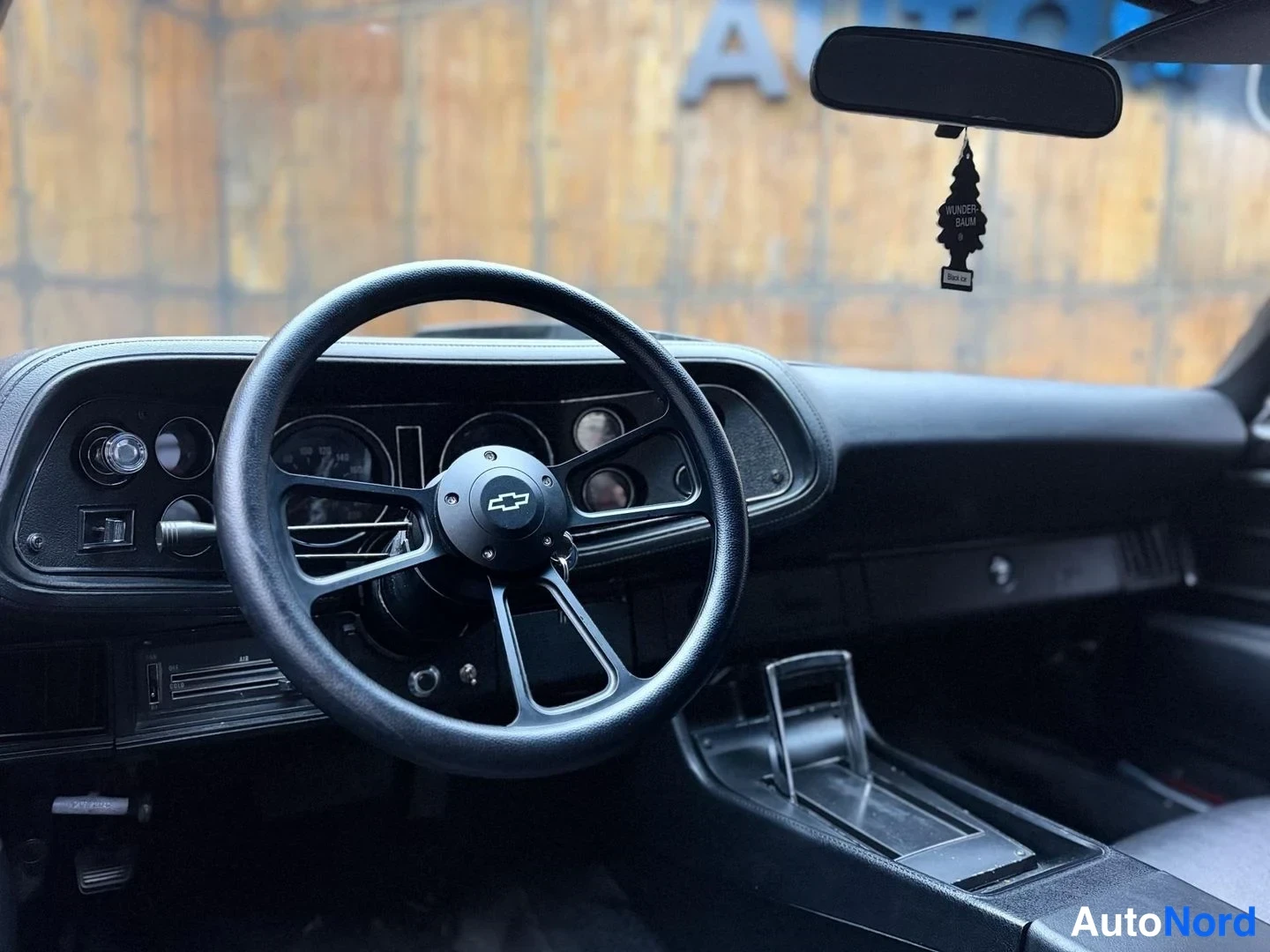 Punainen Chevrolet Camaro 1971, ohjaamo, kuva 17