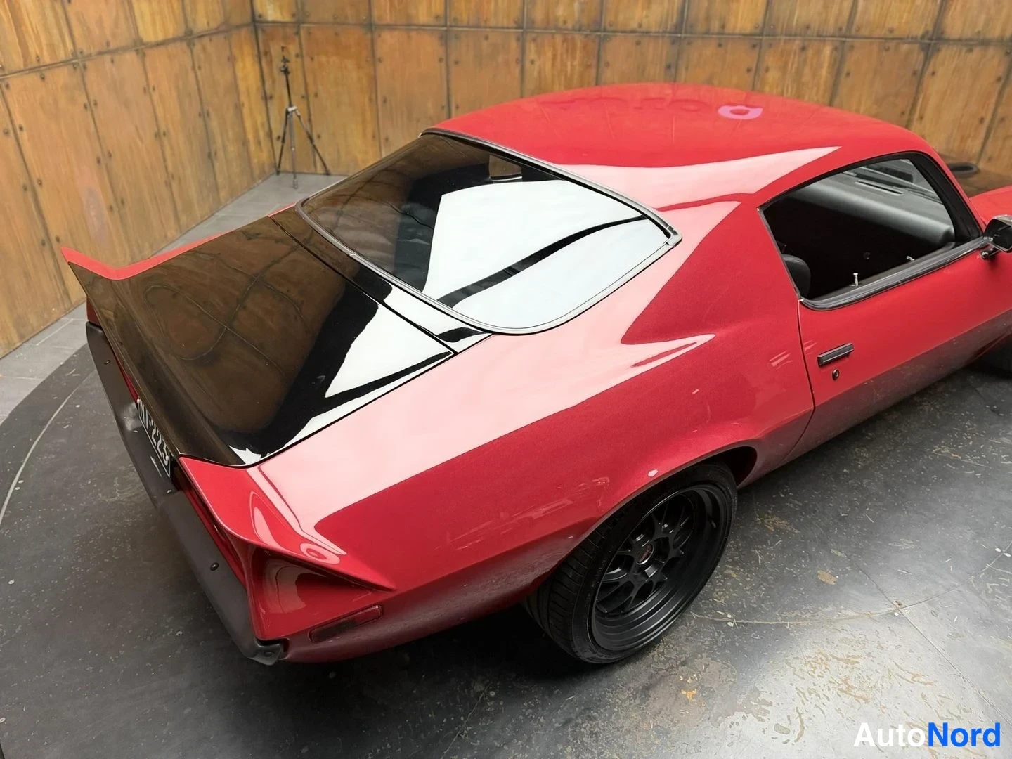Punainen Chevrolet Camaro 1971, takaviisto, kuva 10