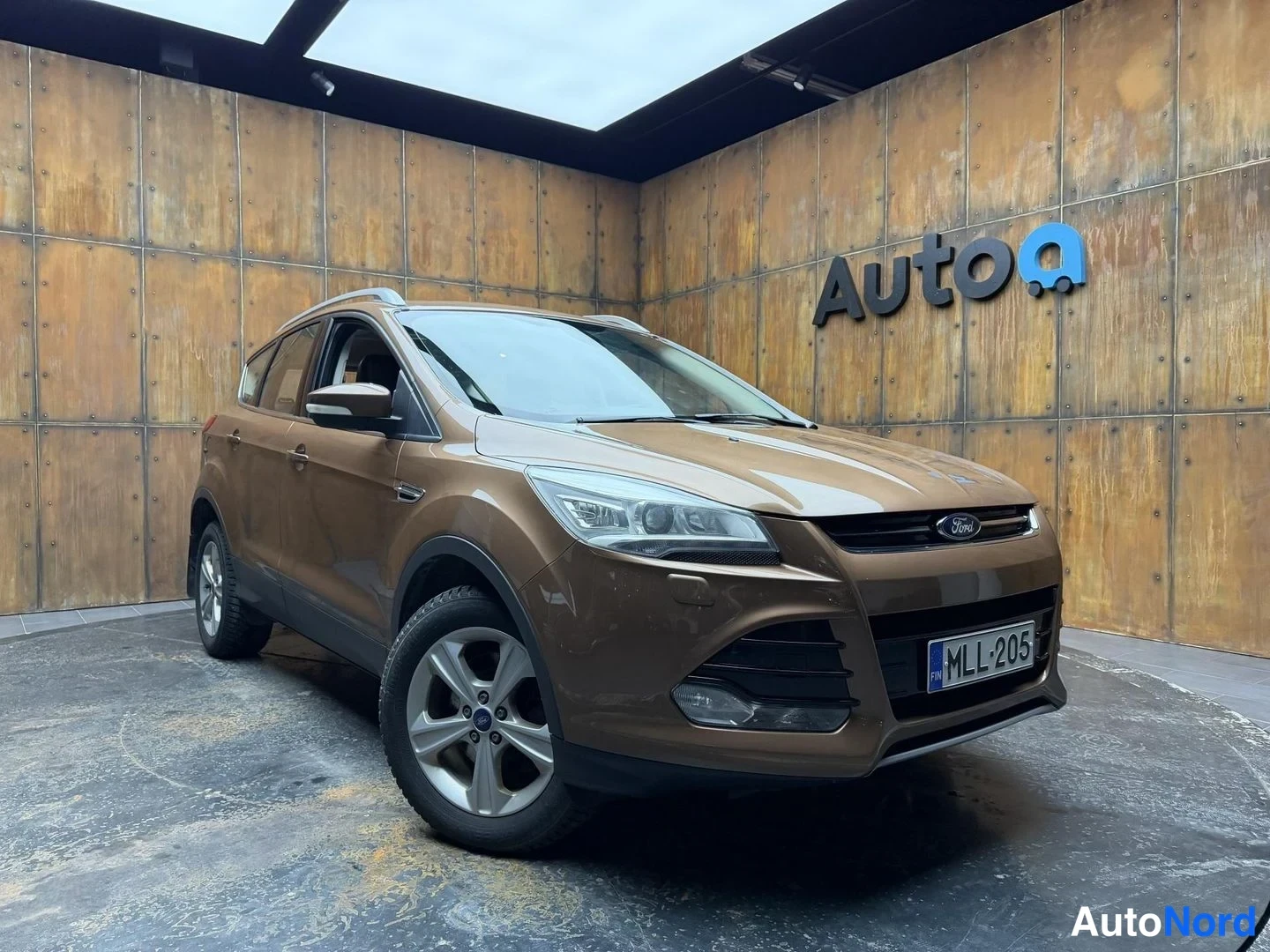 Kupari Ford Kuga 2014, etuviisto, keula oikealle, kuva 3