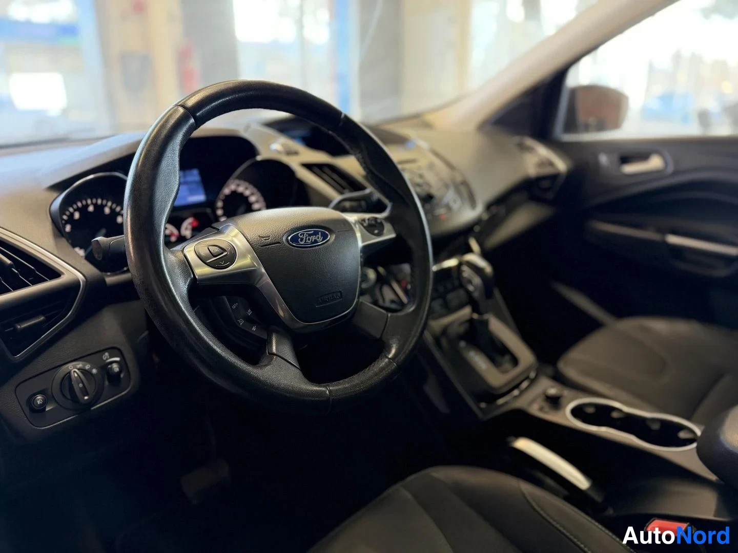 Kupari Ford Kuga 2014, ohjaamo, kuva 17