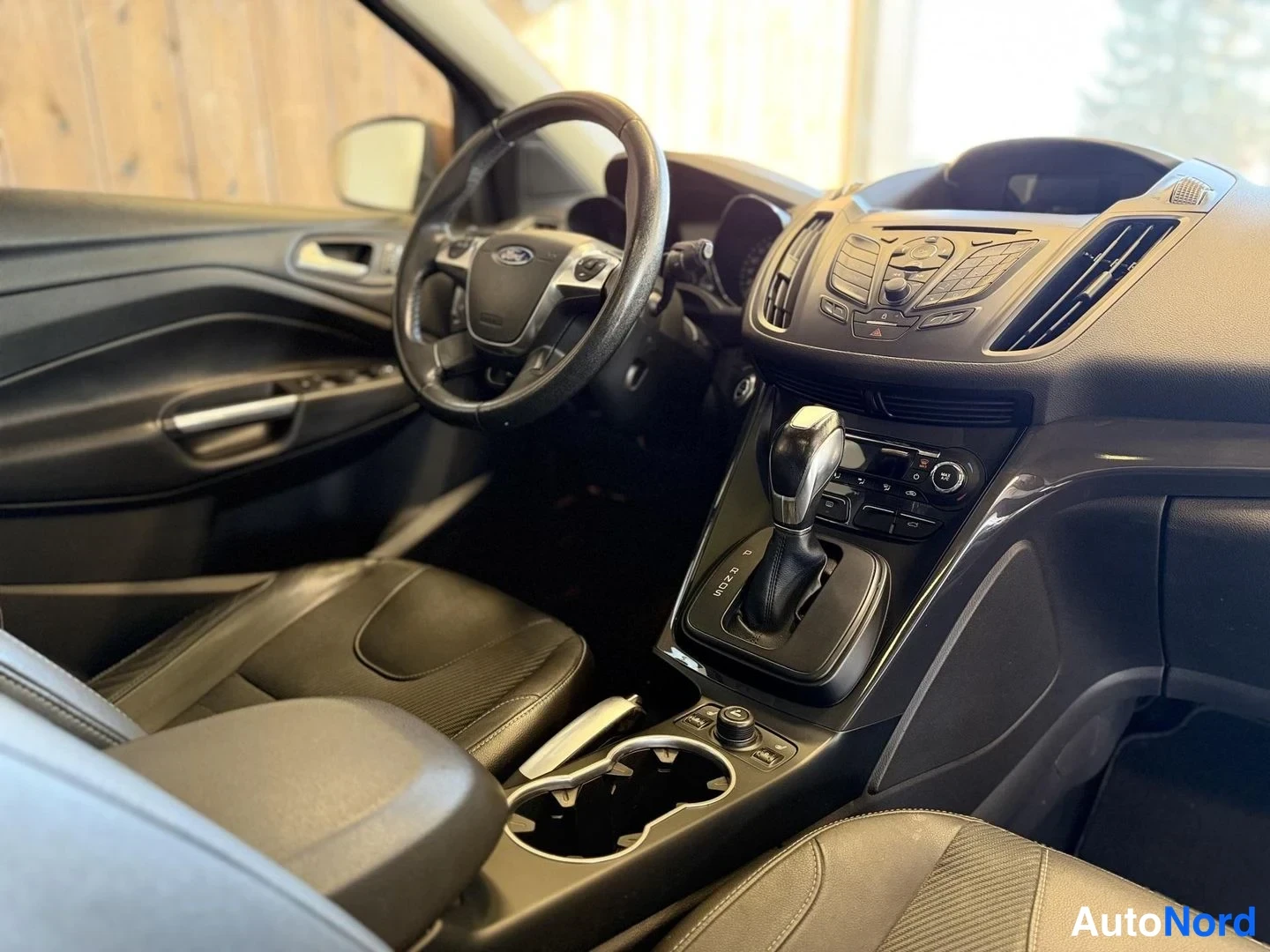 Kupari Ford Kuga 2014, ohjaamo, kuva 18