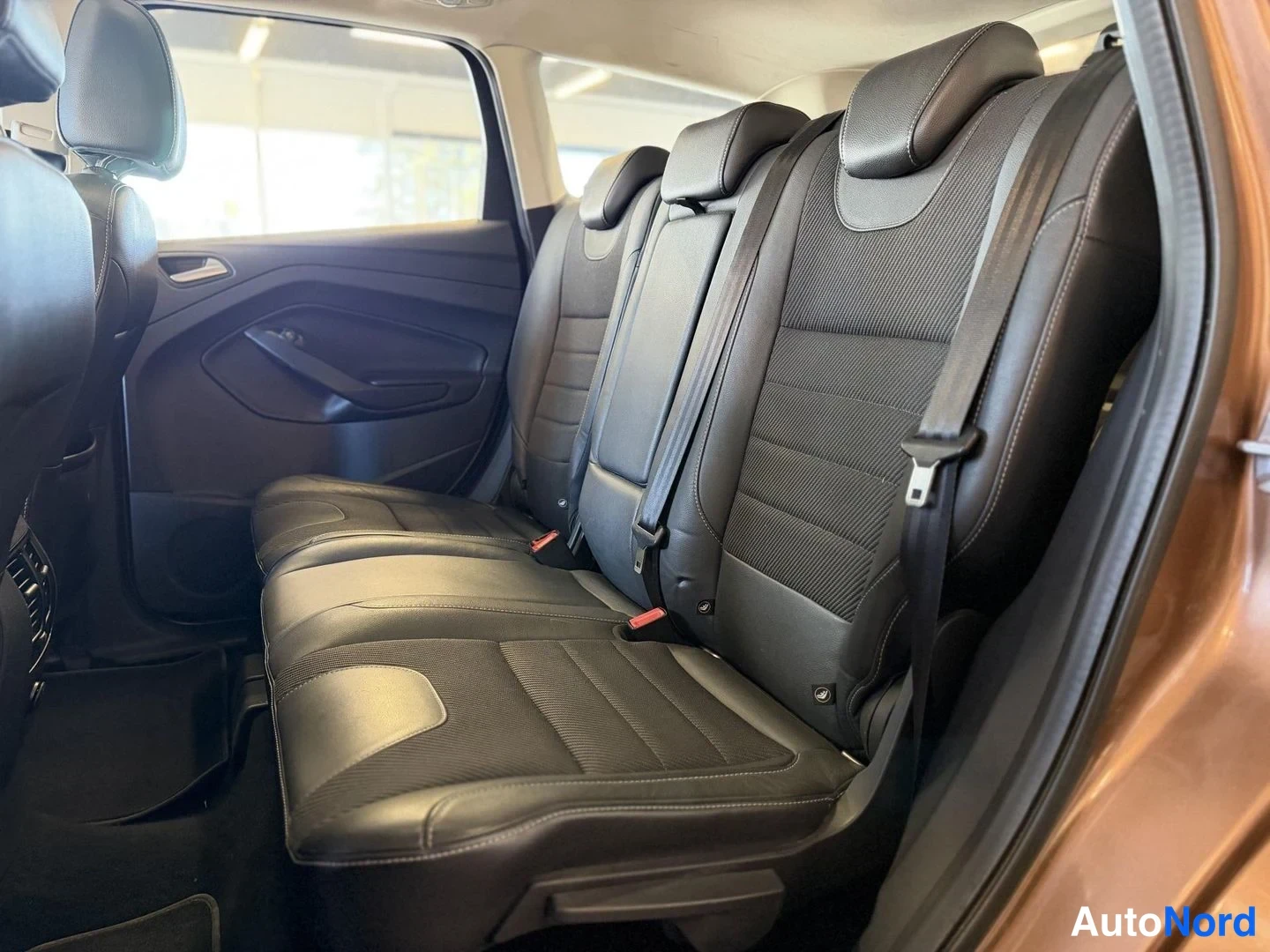 Kupari Ford Kuga 2014, takaistuimet, kuva 21