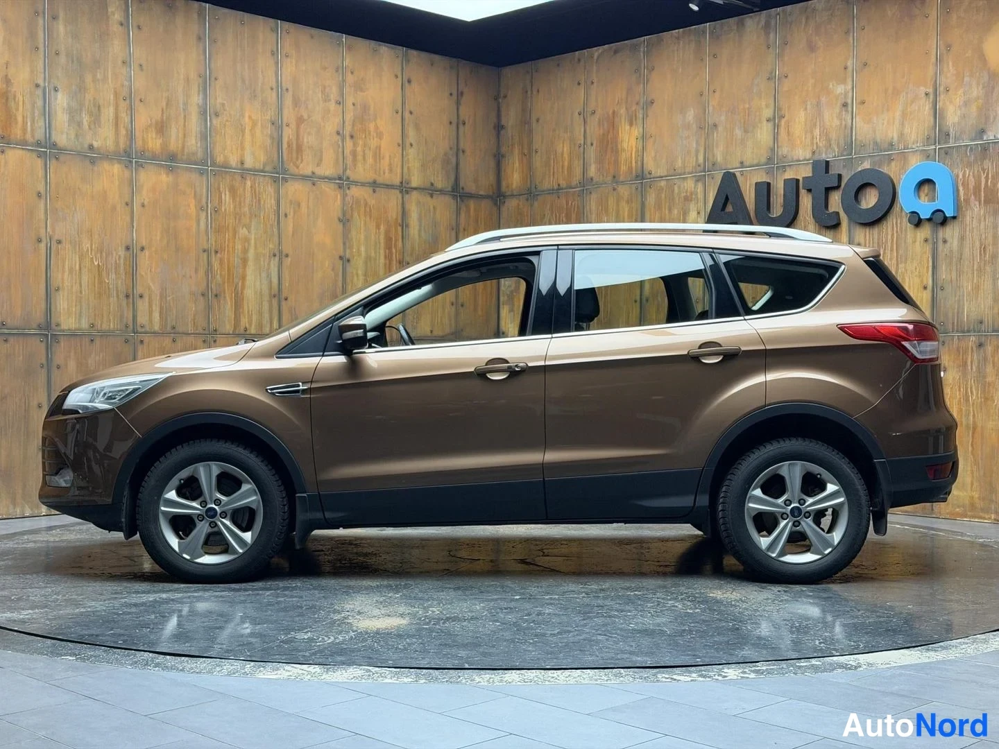 Kupari Ford Kuga 2014, sivulta, kuva 10
