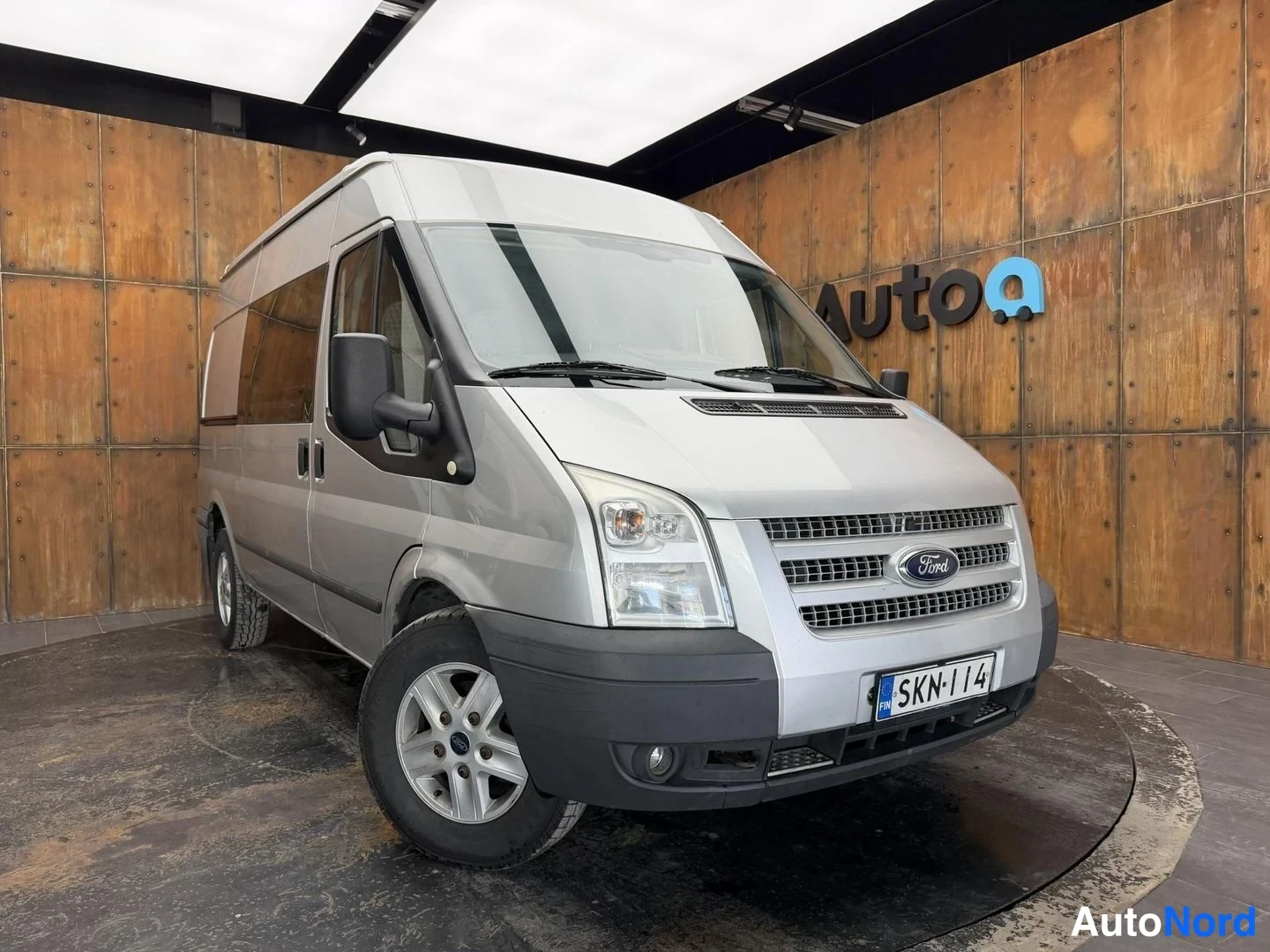Harmaa Ford Transit 2012, etuviisto, keula oikealle, kuva 3