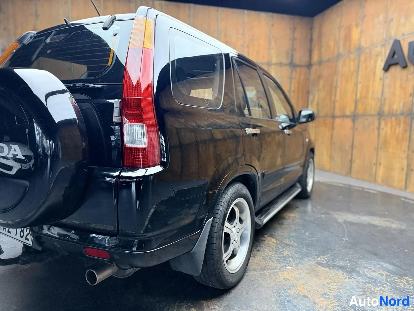 Musta Honda CR-V 2004, takaviisto, kuva 13
