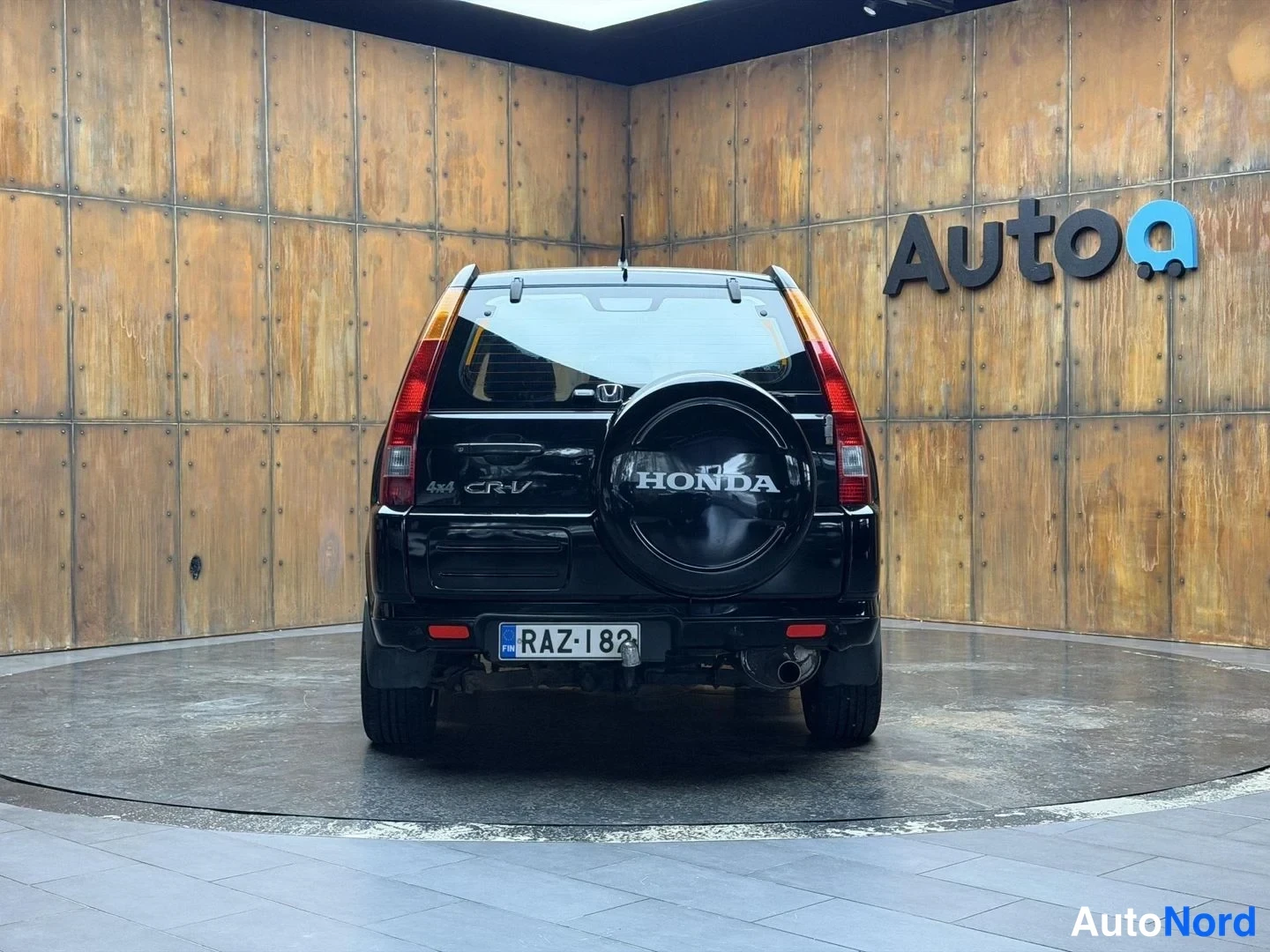 Musta Honda CR-V 2004, takaa, kuva 15