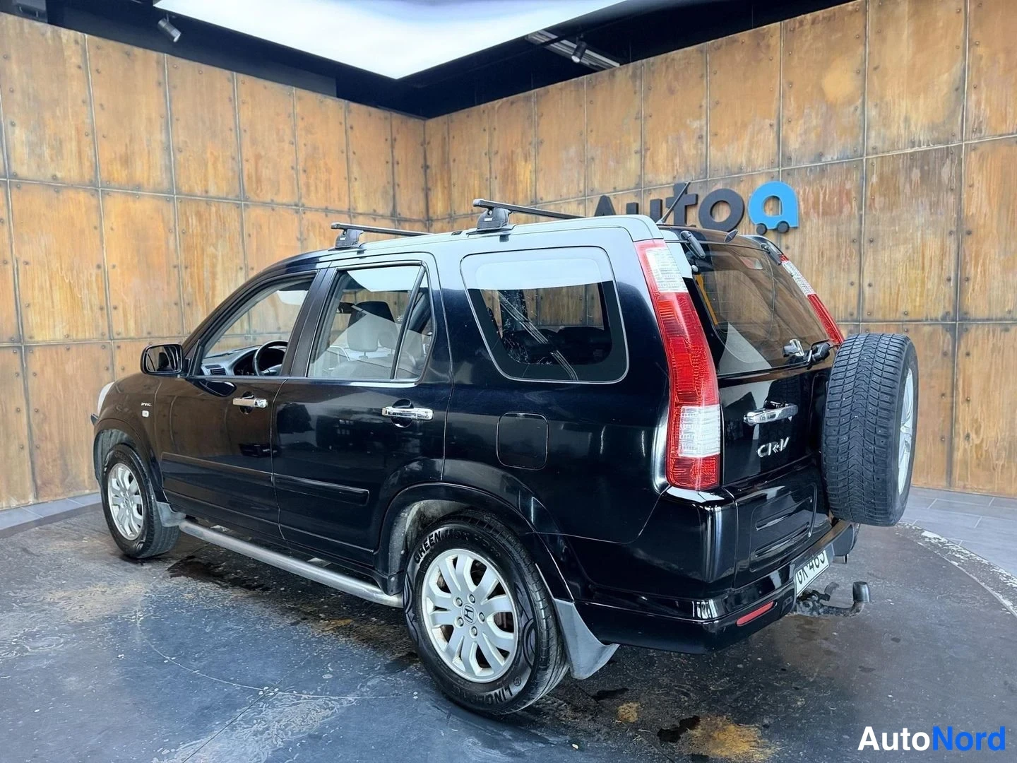 Musta Honda CR-V 2006, takaviisto, kuva 9