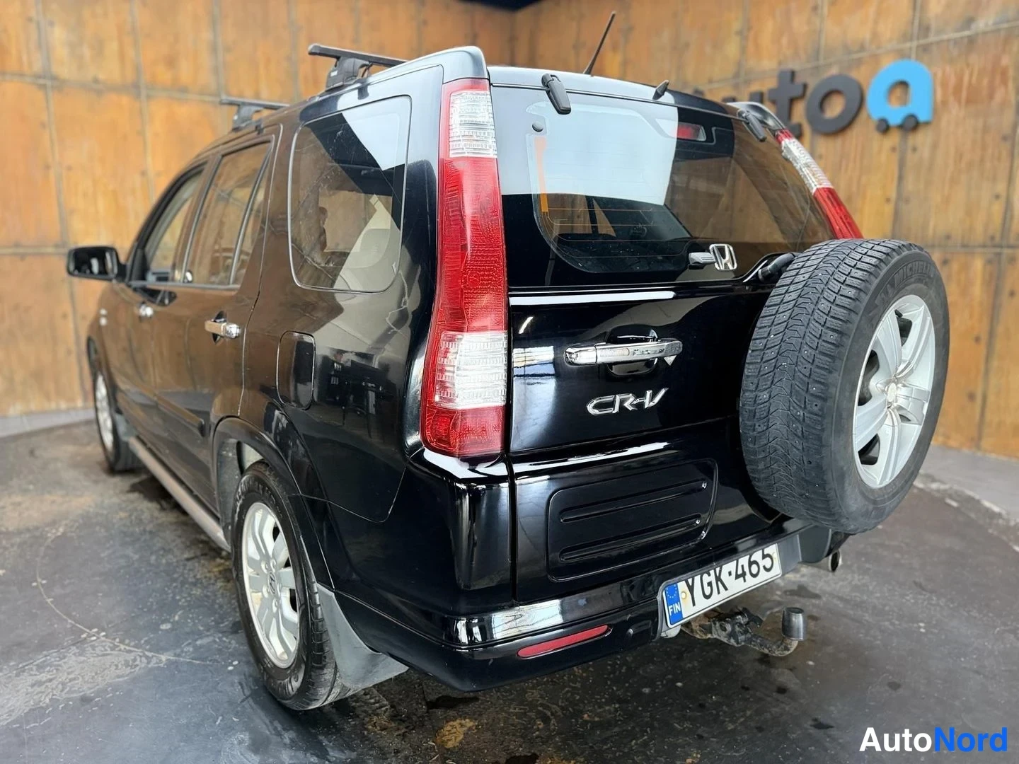 Musta Honda CR-V 2006, takaviisto, kuva 10