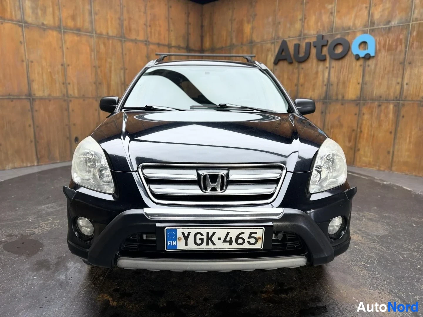 Musta Honda CR-V 2006, edestä, kuva 6