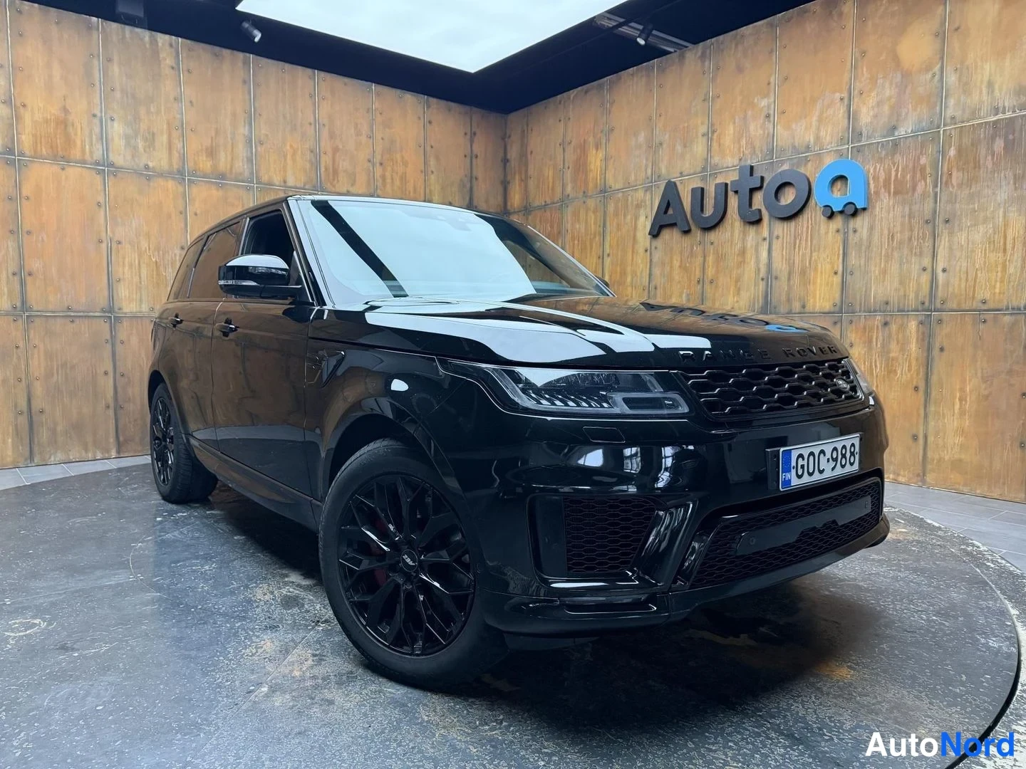 Musta Land Rover Range Rover Sport 2018, etuviisto, keula vasemmalle, kuva 2