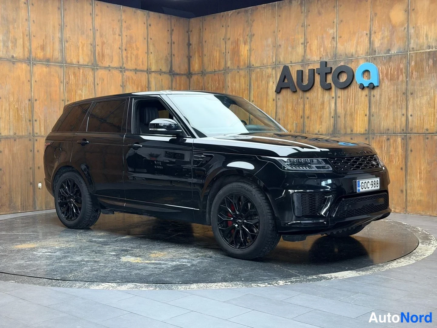 Musta Land Rover Range Rover Sport 2018, etuviisto, keula oikealle, kuva 5