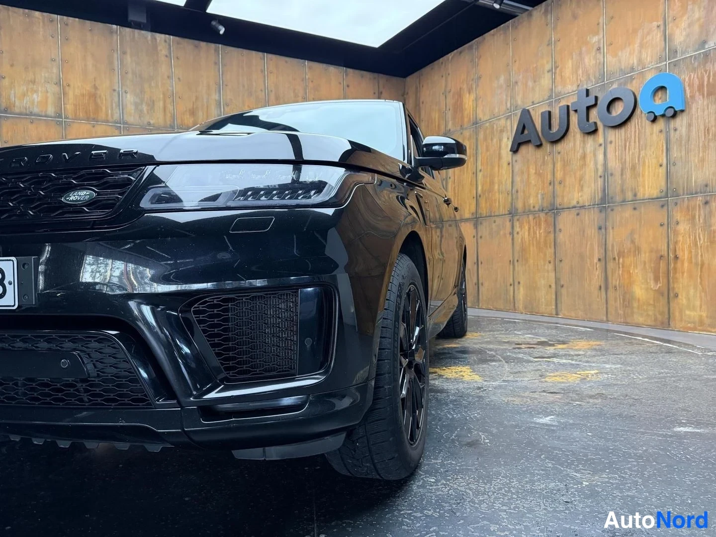 Musta Land Rover Range Rover Sport 2018, etuviisto, keula vasemmalle, kuva 4