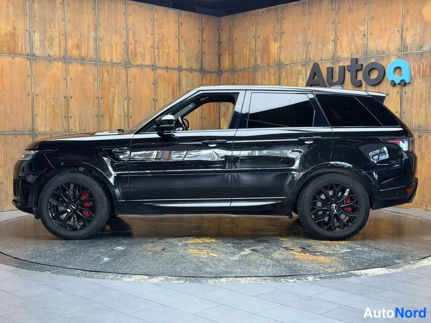 Musta Land Rover Range Rover Sport 2018, etuviisto, keula vasemmalle, kuva 3