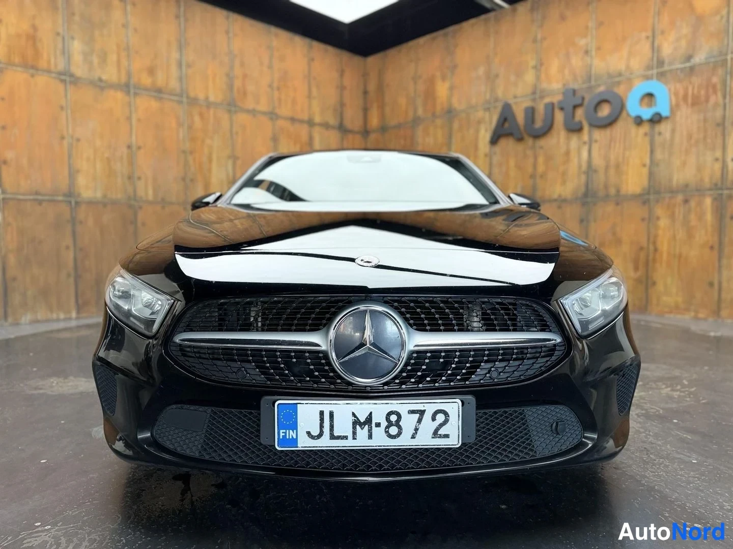 Musta Mercedes-Benz A 180 d 2019, edestä, kuva 11