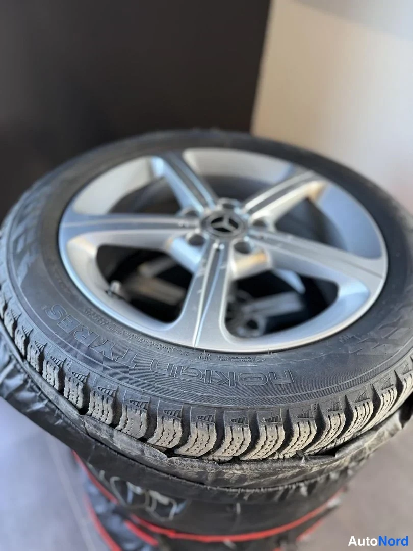 Musta Mercedes-Benz A 180 d 2019, yksityiskohta, kuva 24