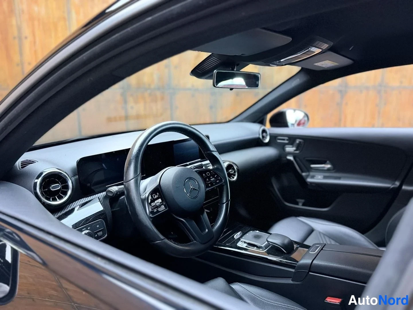 Musta Mercedes-Benz A 180 d 2019, ohjaamo, kuva 18