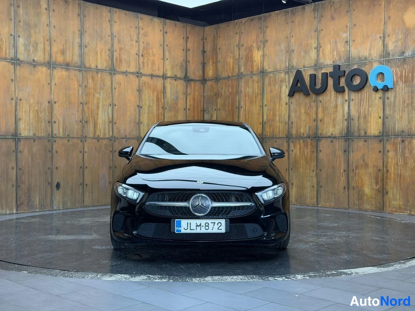 Musta Mercedes-Benz A 180 d 2019, edestä, kuva 10