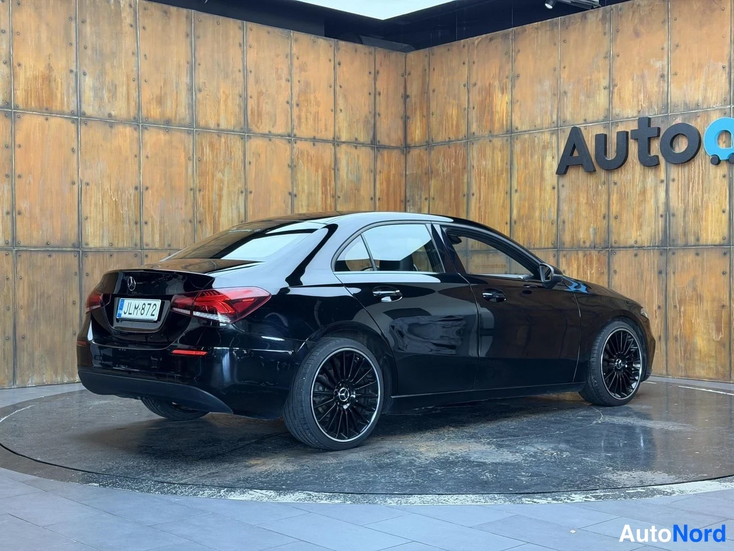 Musta Mercedes-Benz A 180 d 2019, takaviisto, kuva 15