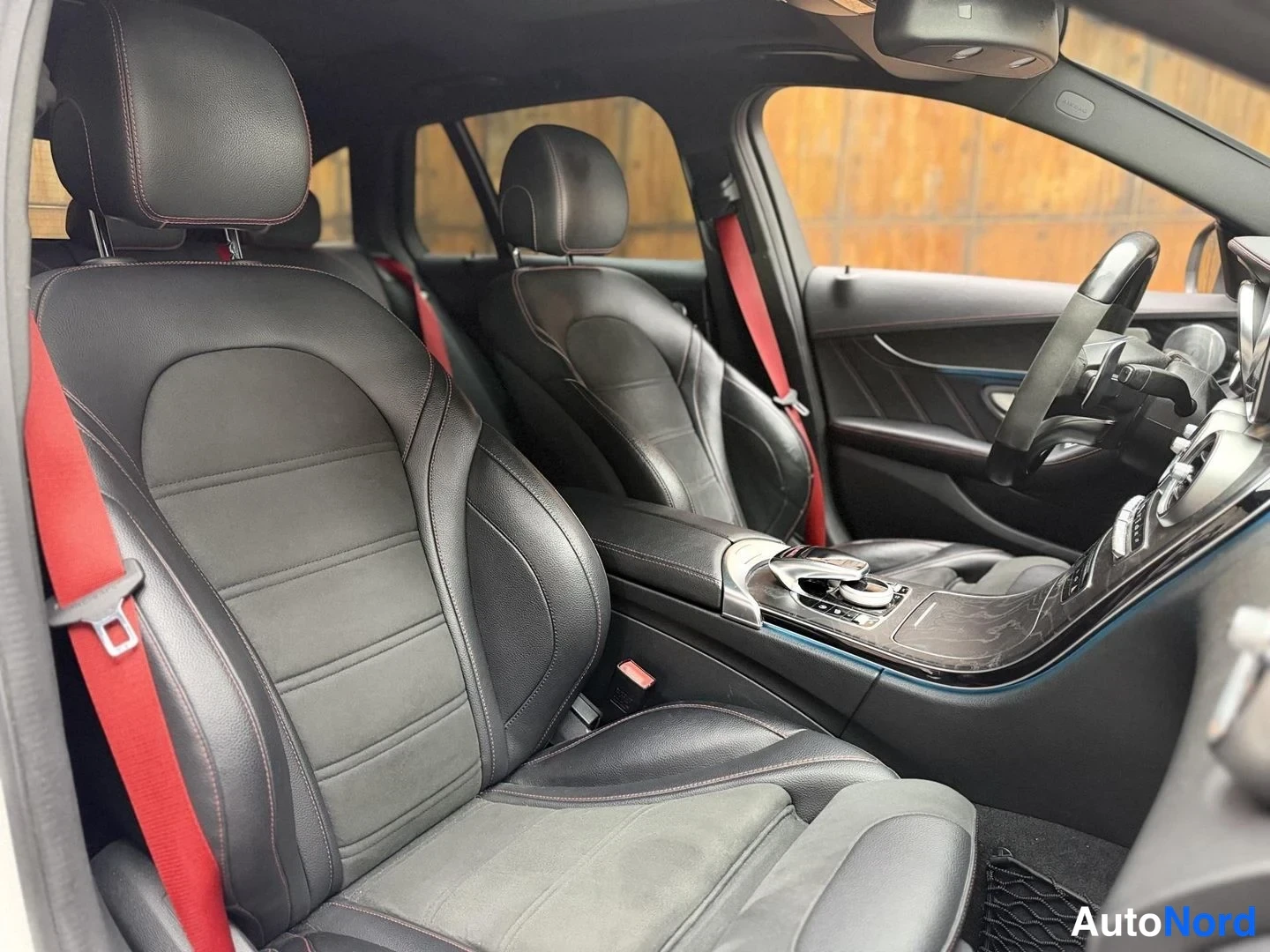 Valkoinen Mercedes-Benz C 43 AMG 2016, etuistuimet, kuva 21