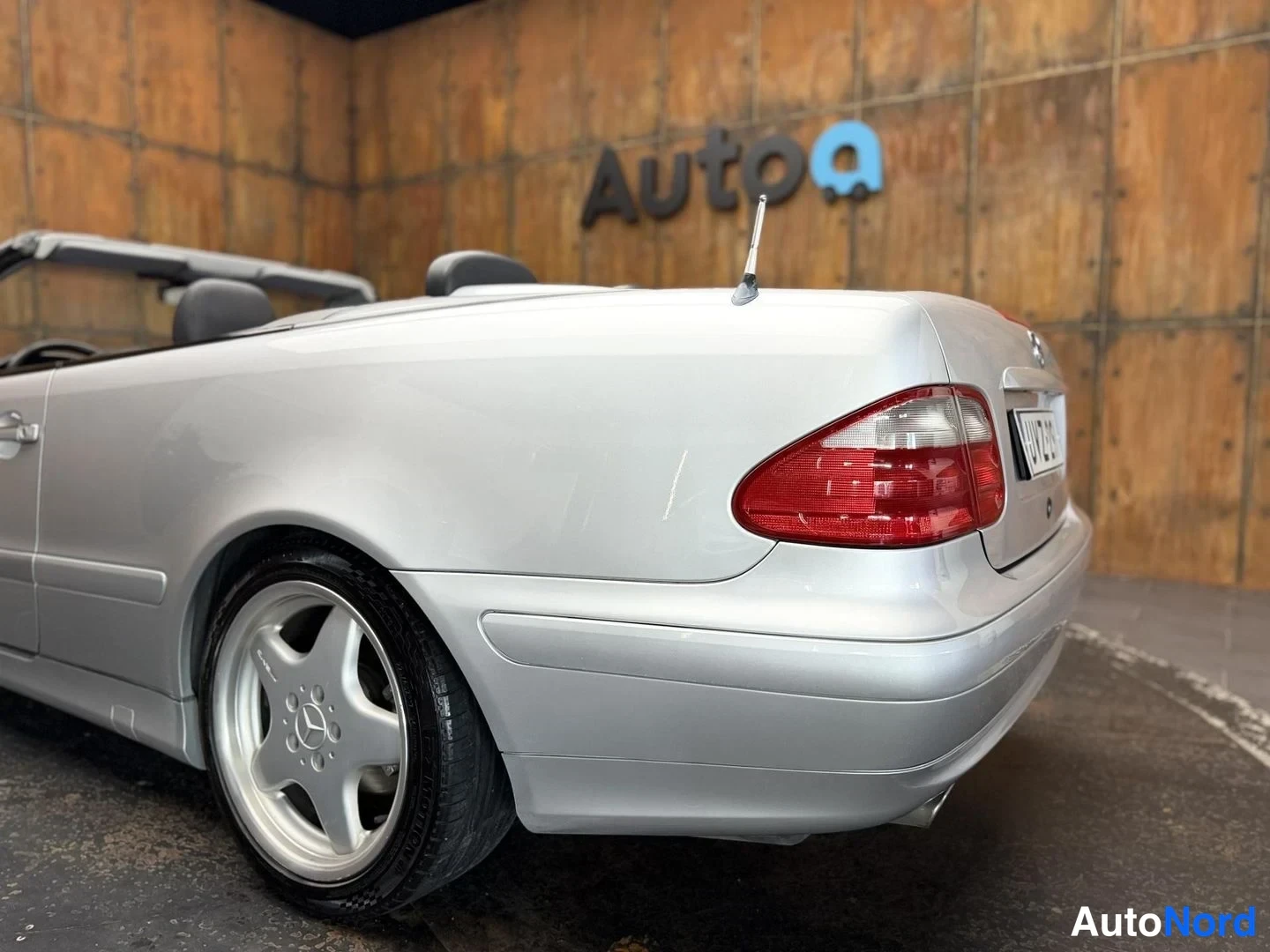 Harmaa Mercedes-Benz CLK 200 2001, takaviisto, kuva 16