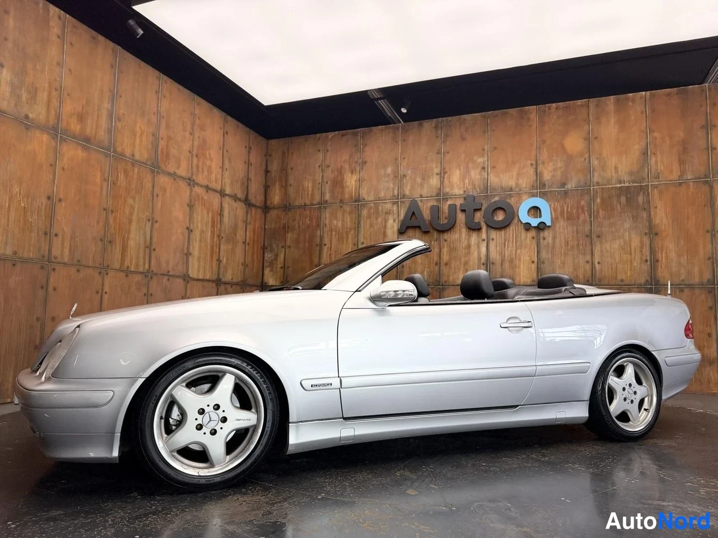 Harmaa Mercedes-Benz CLK 200 2001, etuviisto, keula vasemmalle, kuva 3