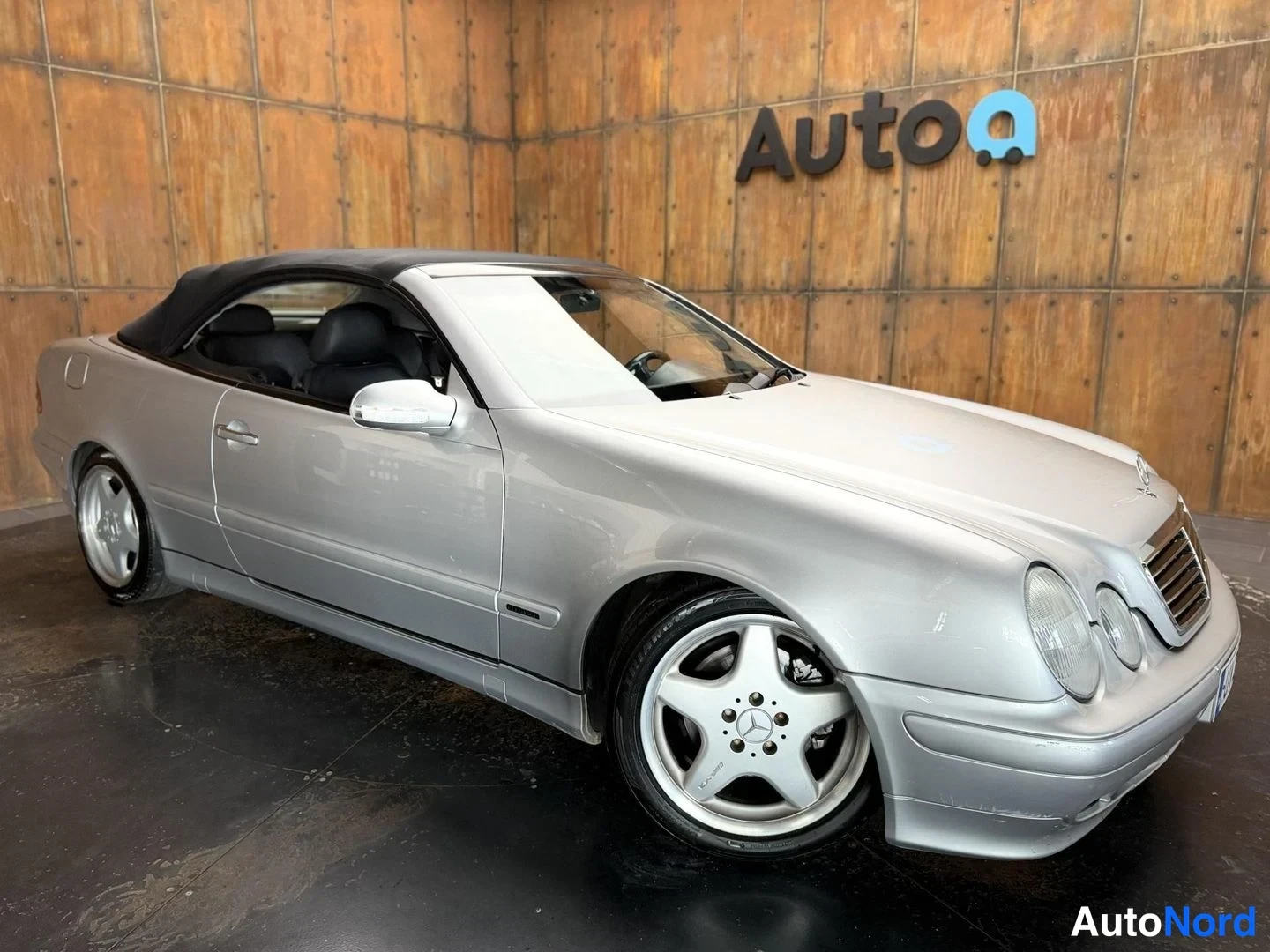 Harmaa Mercedes-Benz CLK 200 2001, etuviisto, keula oikealle, kuva 7