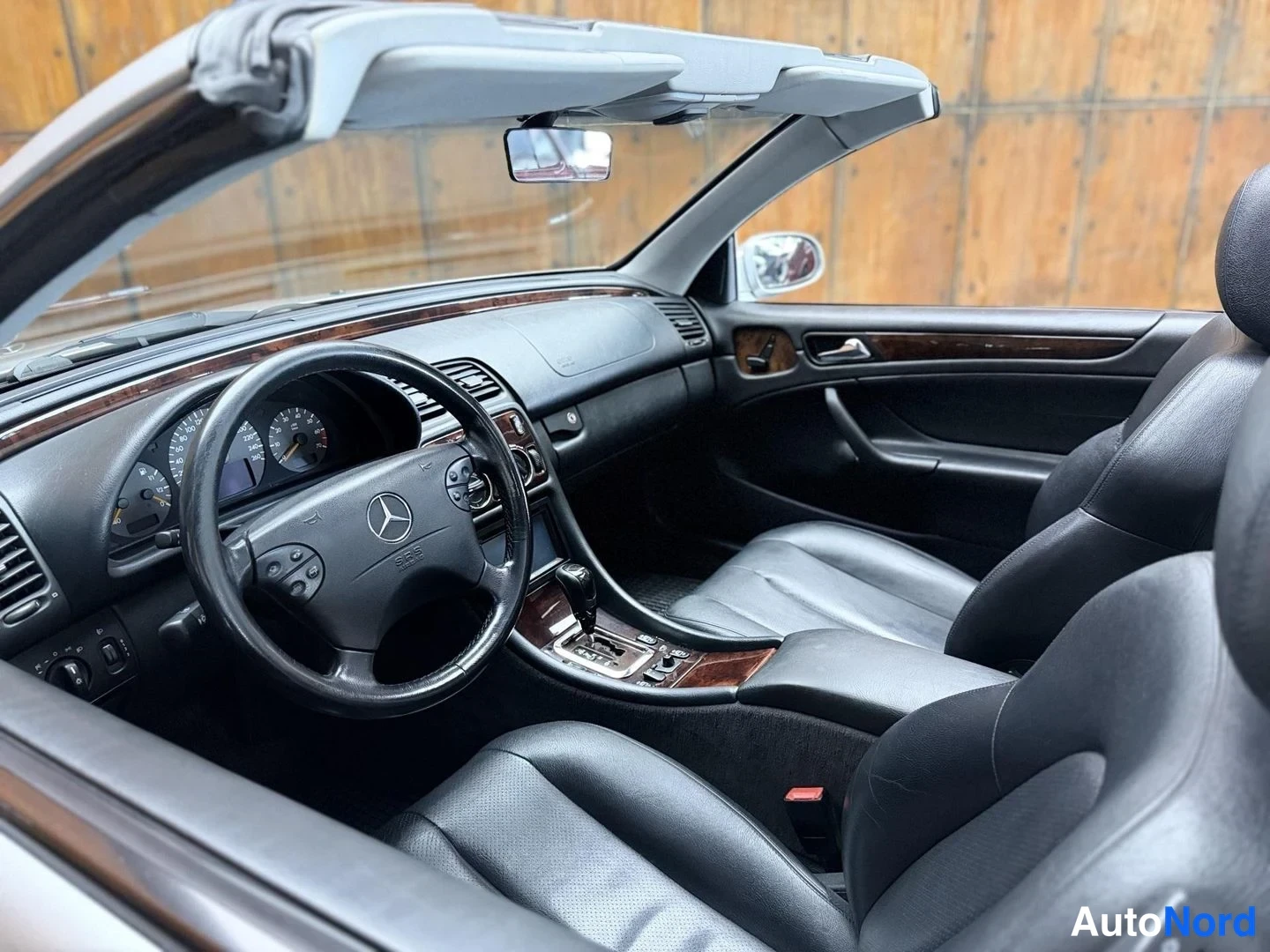 Harmaa Mercedes-Benz CLK 200 2001, ohjaamo, kuva 24