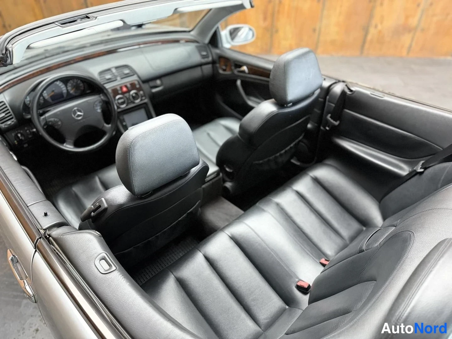 Harmaa Mercedes-Benz CLK 200 2001, ohjaamo, kuva 25