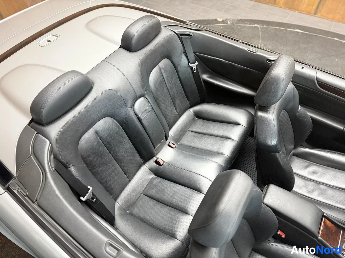 Harmaa Mercedes-Benz CLK 200 2001, takaistuimet, kuva 28