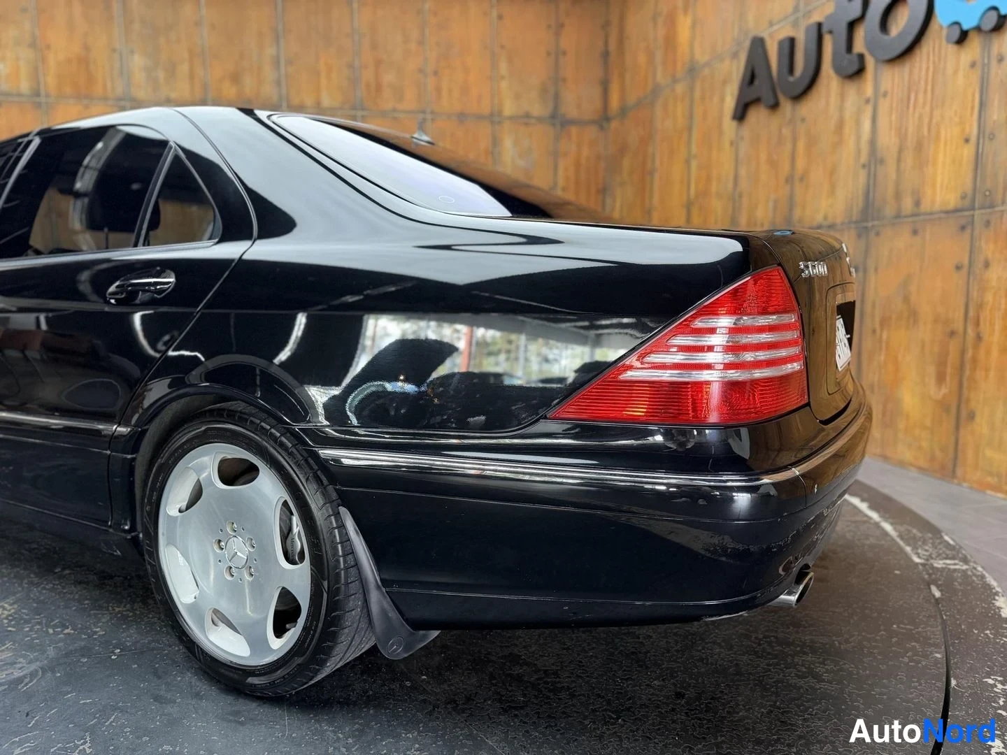 Musta Mercedes-Benz S 600 2004, takaviisto, kuva 13