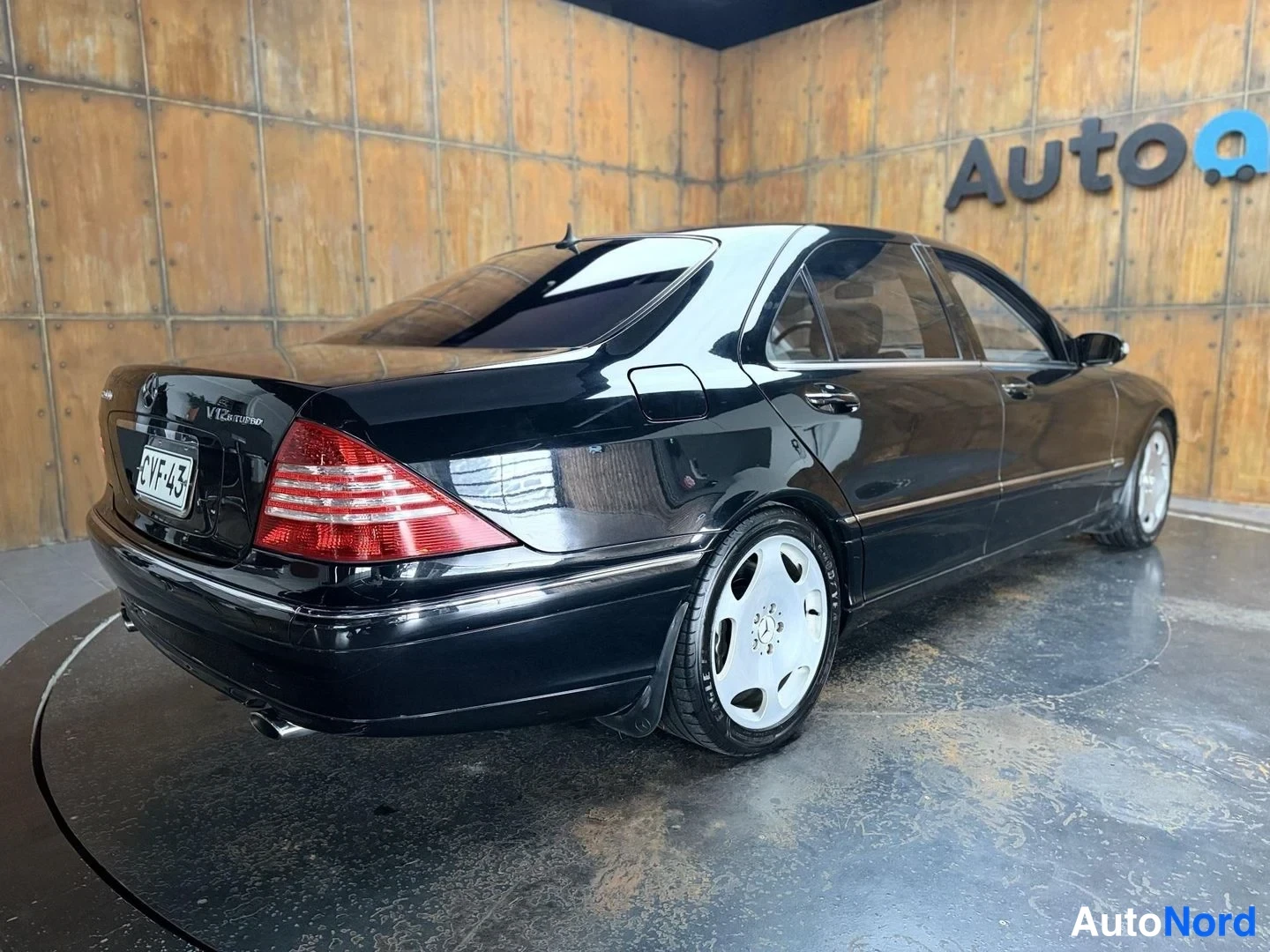 Musta Mercedes-Benz S 600 2004, takaviisto, kuva 15