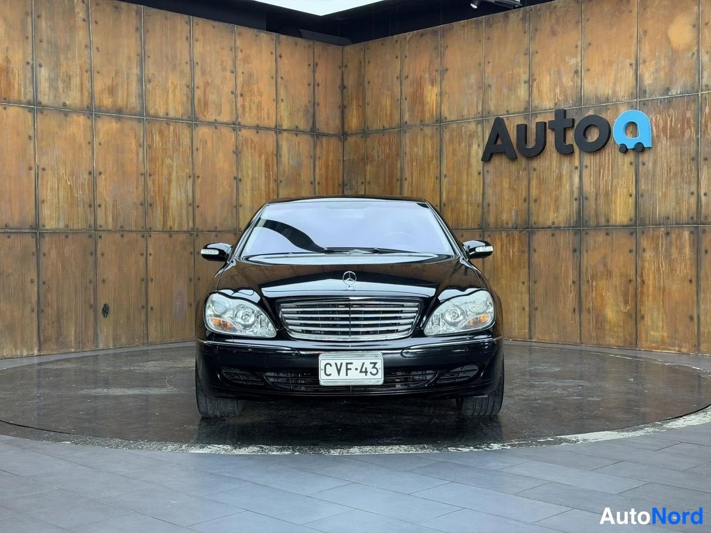 Musta Mercedes-Benz S 600 2004, edestä, kuva 8